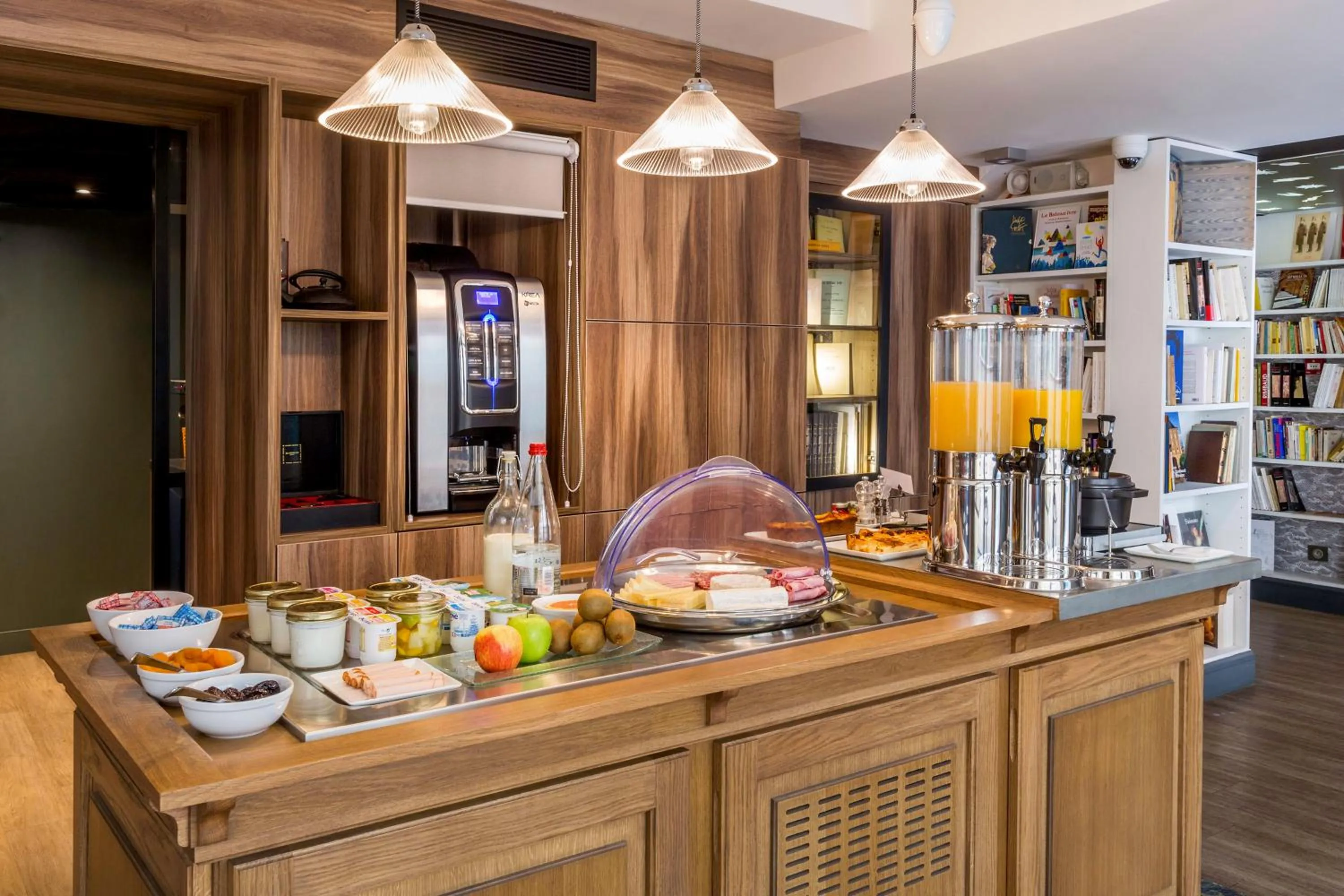 Breakfast in Hôtel Littéraire Arthur Rimbaud, BW Signature Collection