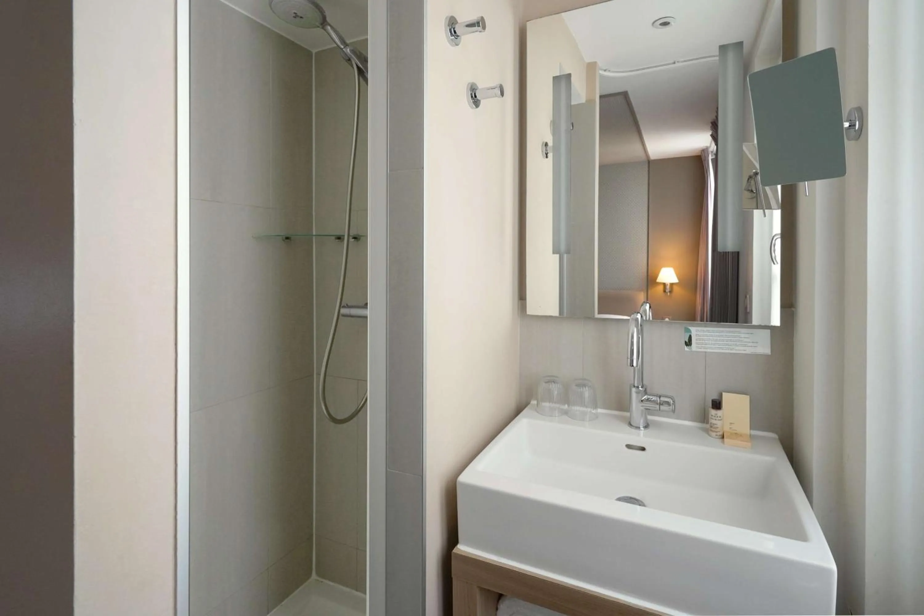 Bathroom in Hôtel Littéraire Arthur Rimbaud, BW Signature Collection