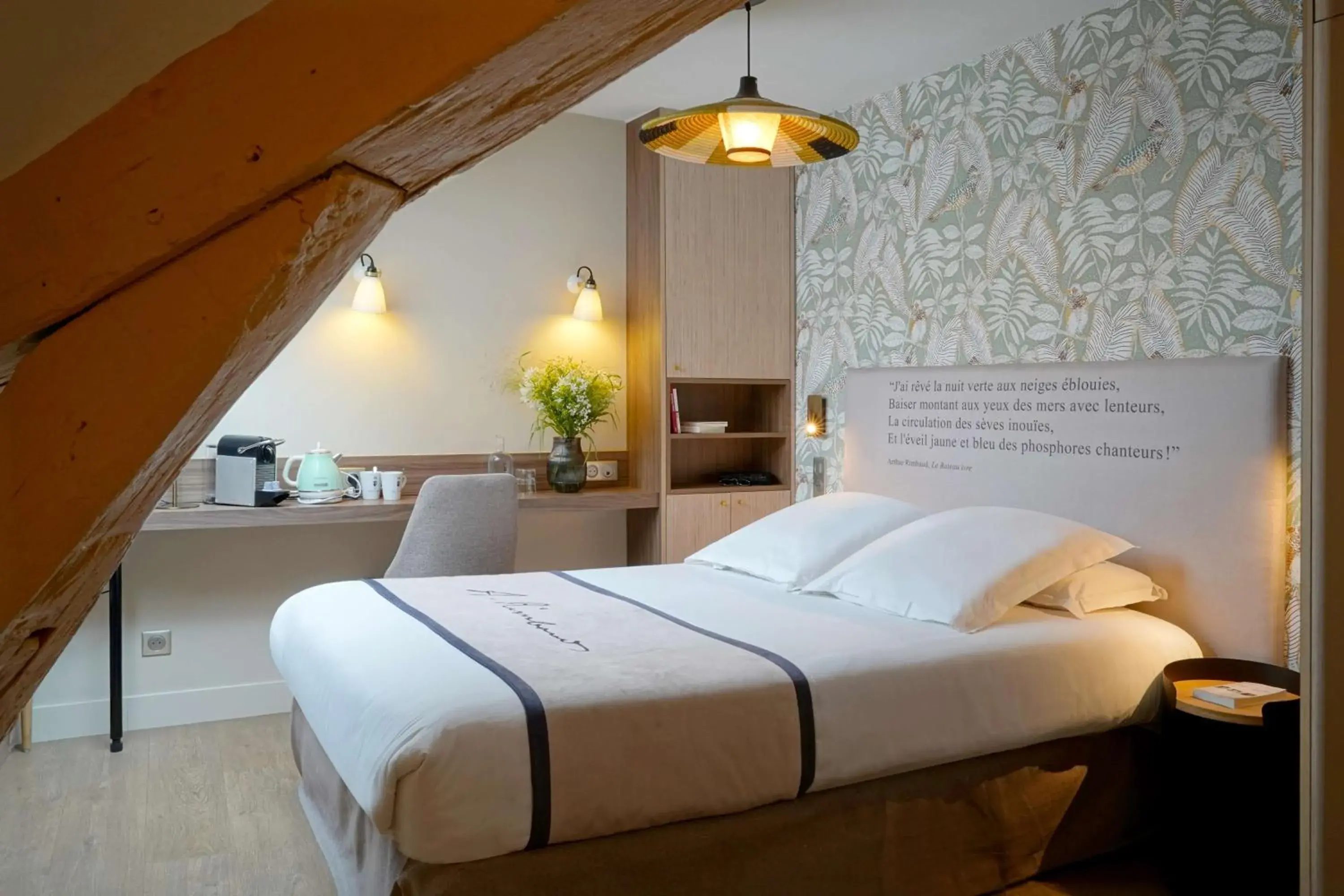 Comfort Queen Room - Non-Smoking in Hôtel Littéraire Arthur Rimbaud, BW Signature Collection Comfort Queen Room - Non-Smoking in Hôtel Littéraire Arthur Rimbaud, BW Signature Collection