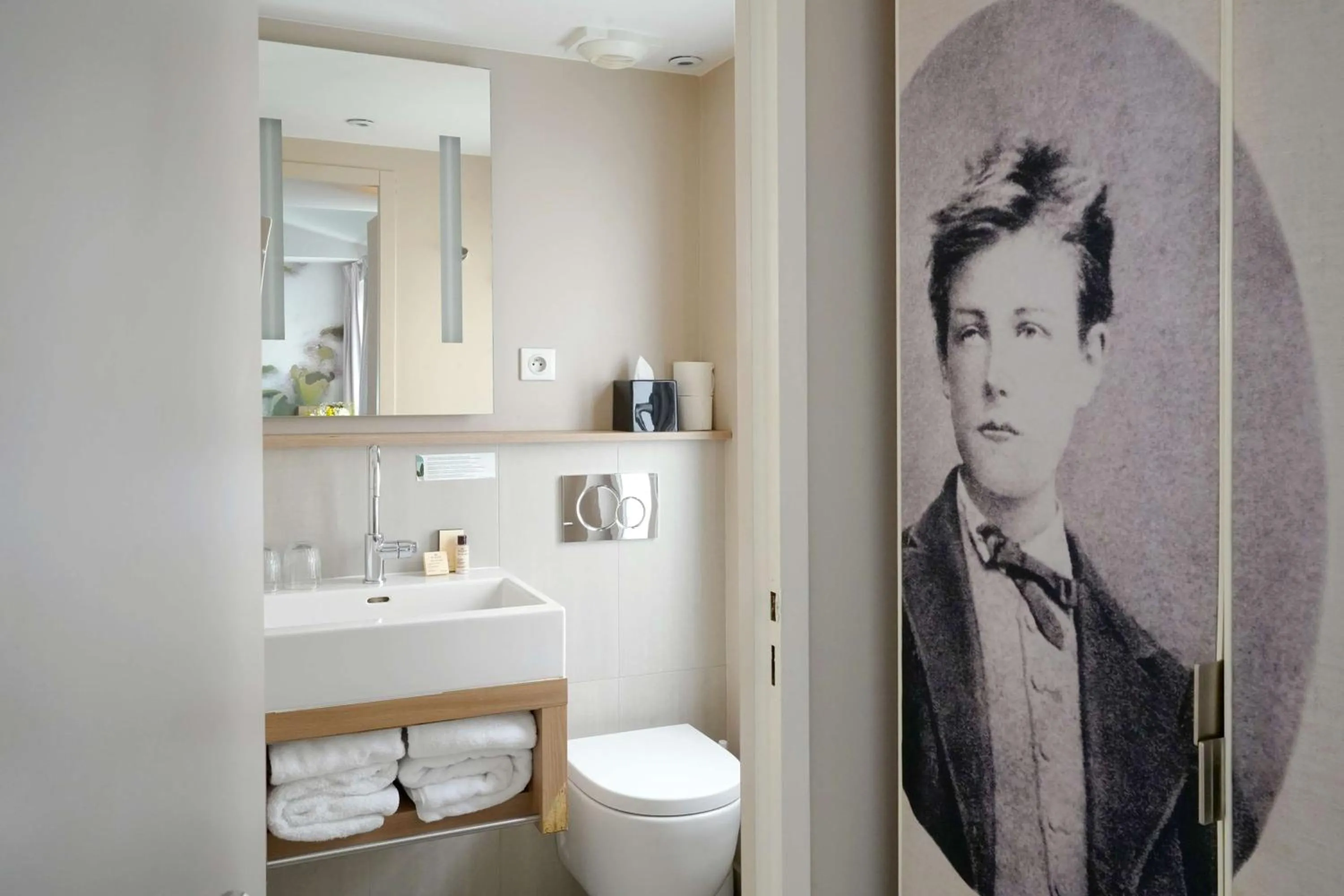 Bathroom in Hôtel Littéraire Arthur Rimbaud, BW Signature Collection