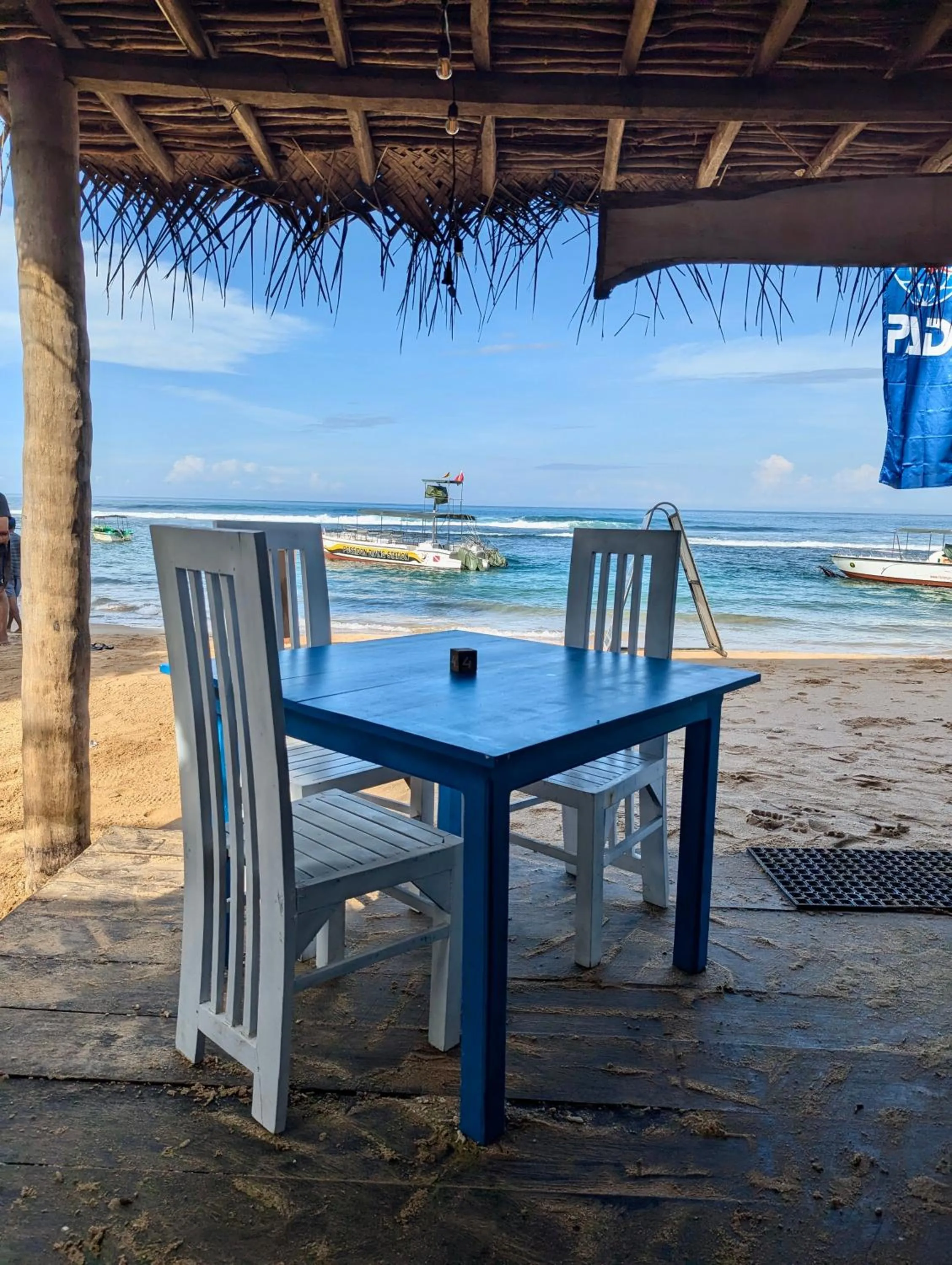 Restaurant/places to eat in Bliss Apartment Hikkaduwa