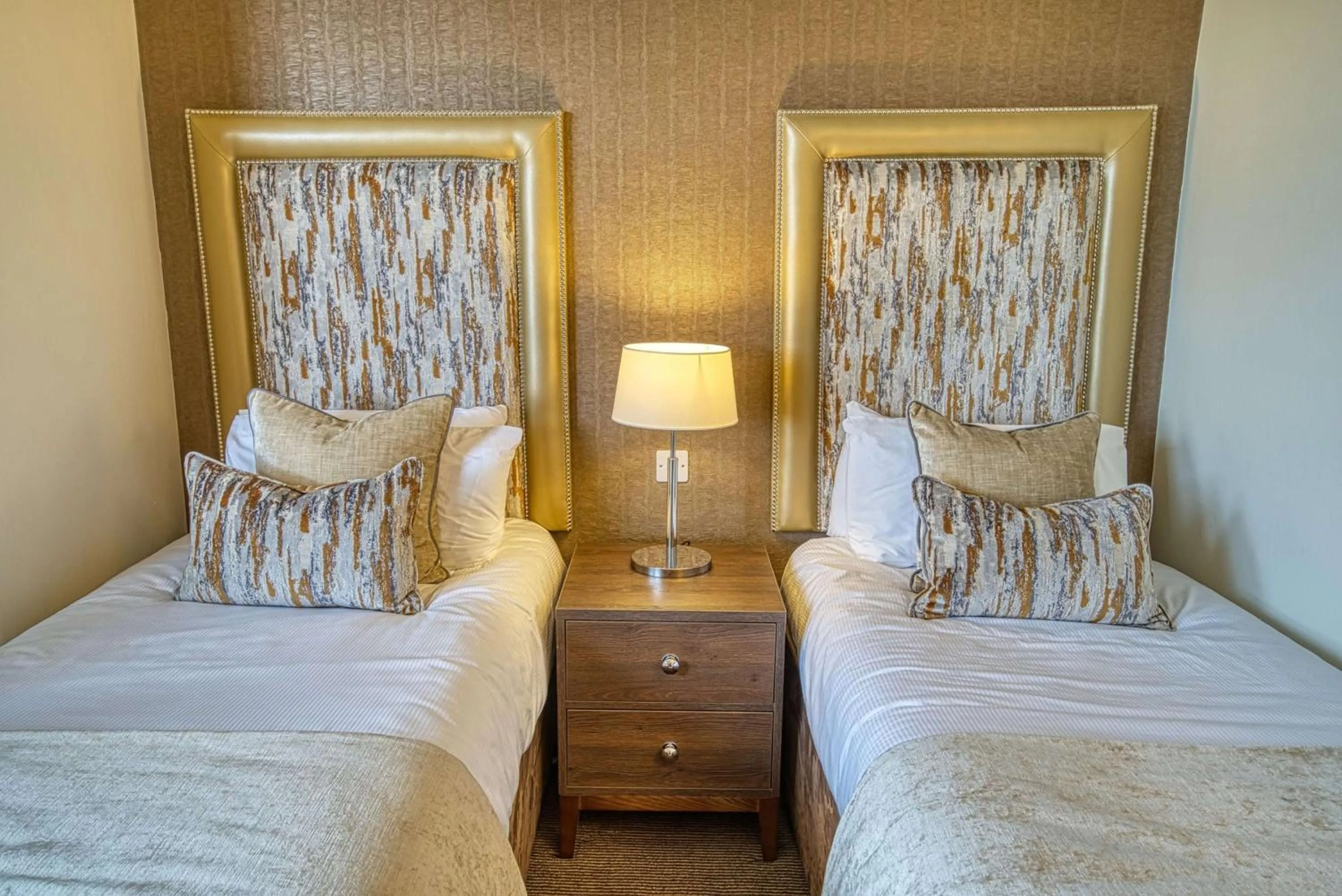 Bedroom, Bed in Inverness Palace Hotel & Spa, WorldHotels Distinctive