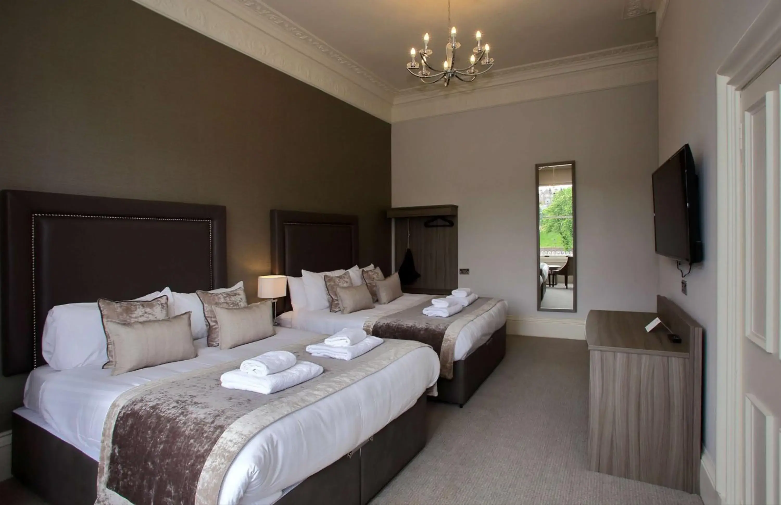 Bedroom, Bed in Inverness Palace Hotel & Spa, WorldHotels Distinctive Bedroom, Bed in Inverness Palace Hotel & Spa, WorldHotels Distinctive
