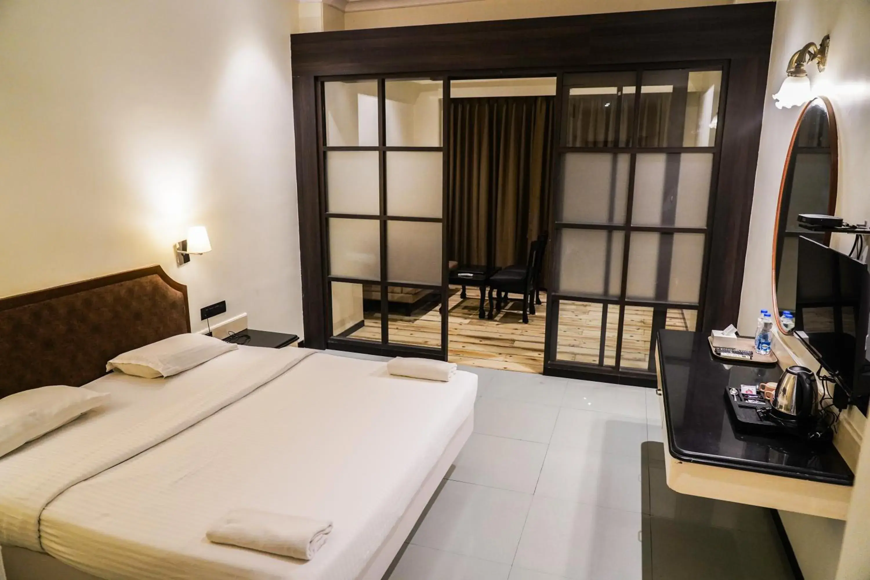 Bed in Hotel Sun Shine Inn Bed in Hotel Sun Shine Inn