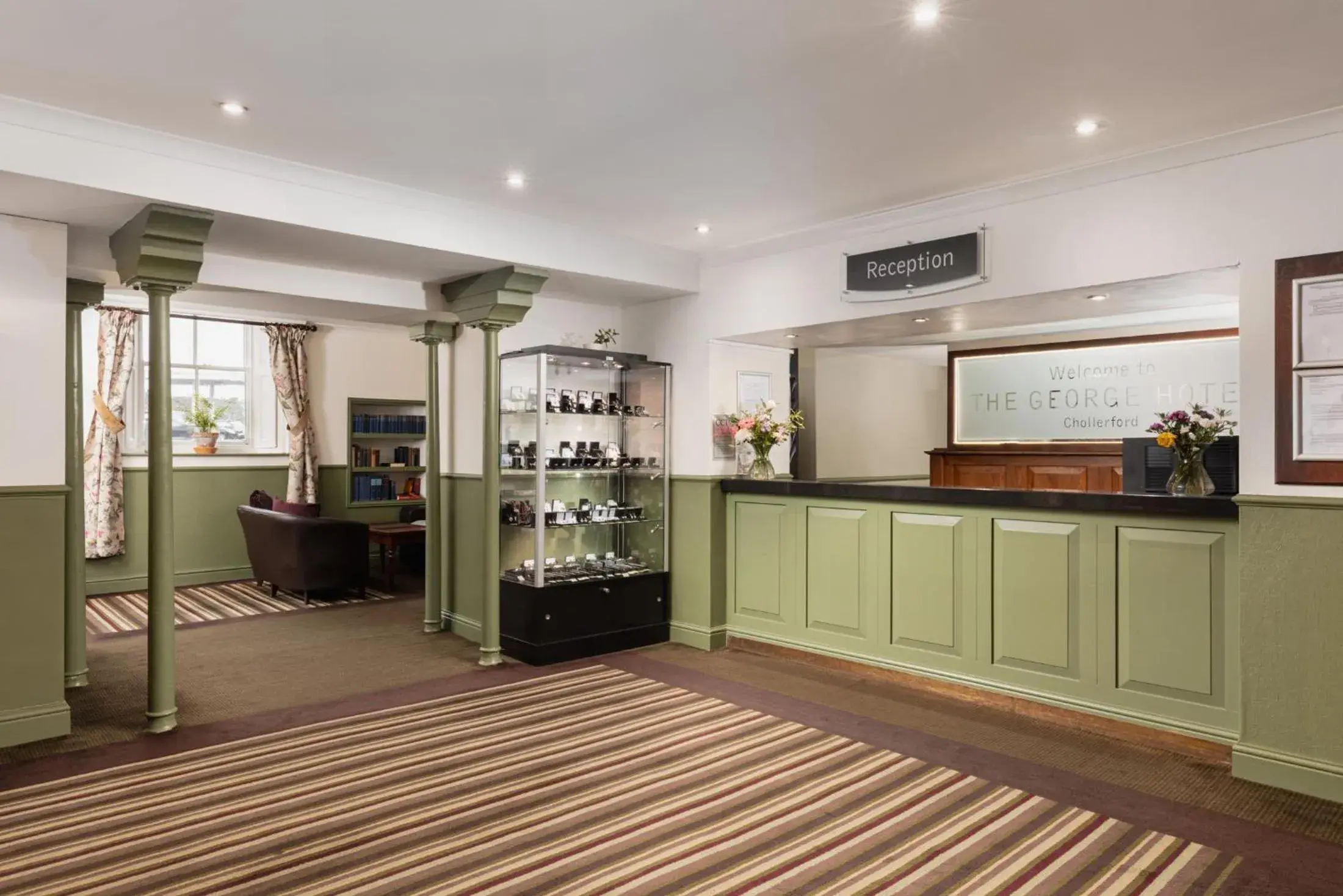 Lounge or bar in George Hotel Lounge or bar in George Hotel