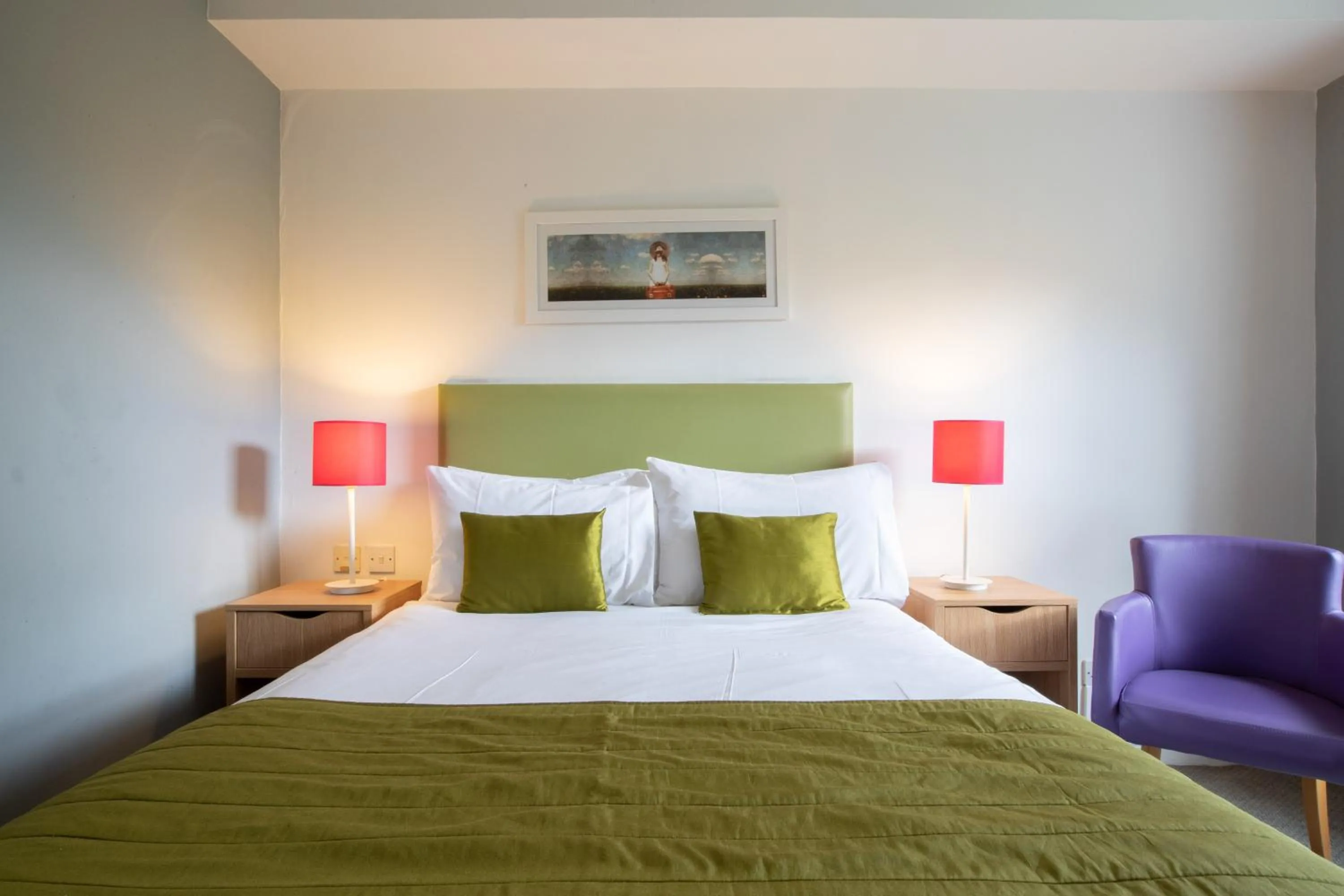 Bedroom, Bed in George Hotel