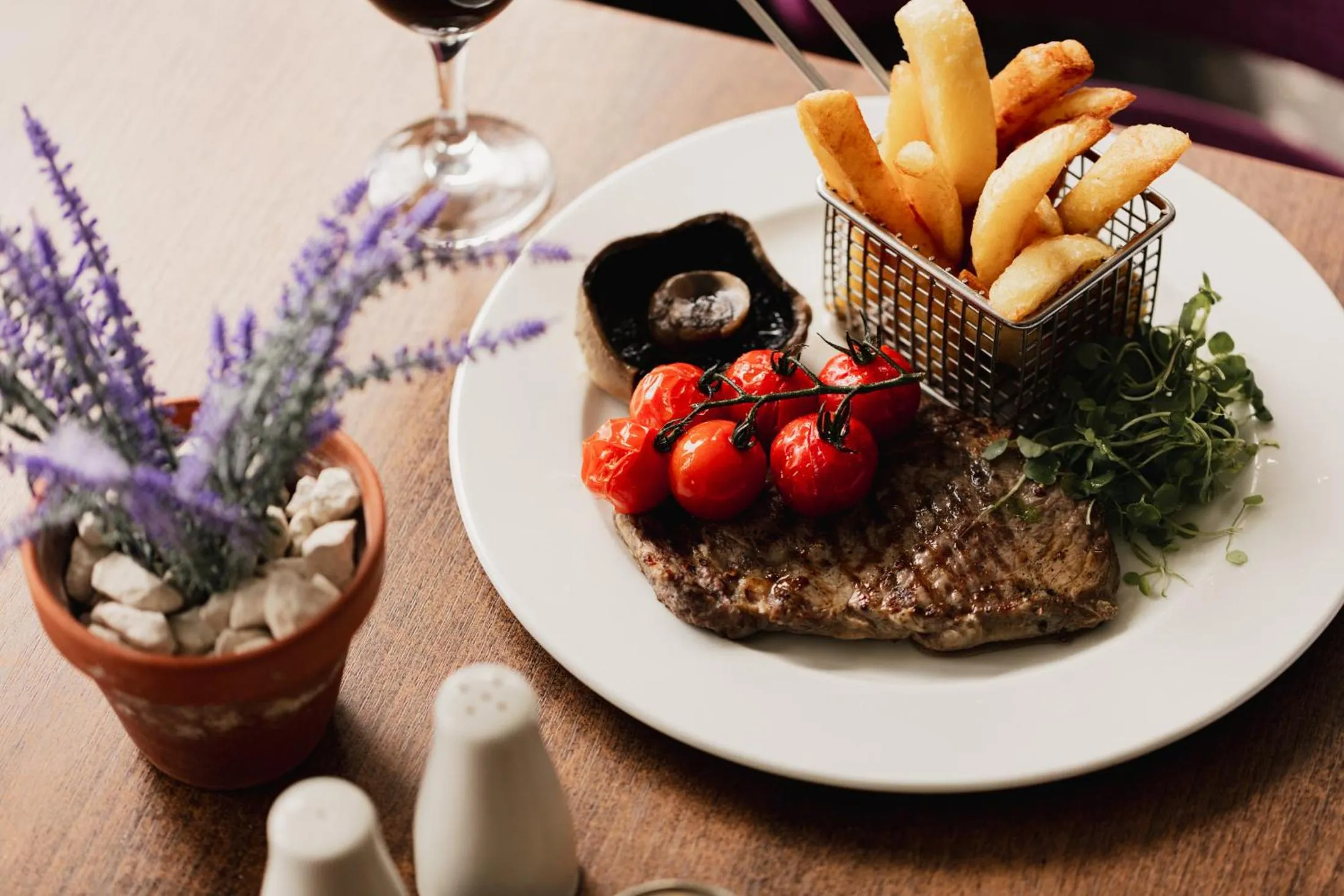 Food and drinks in George Hotel