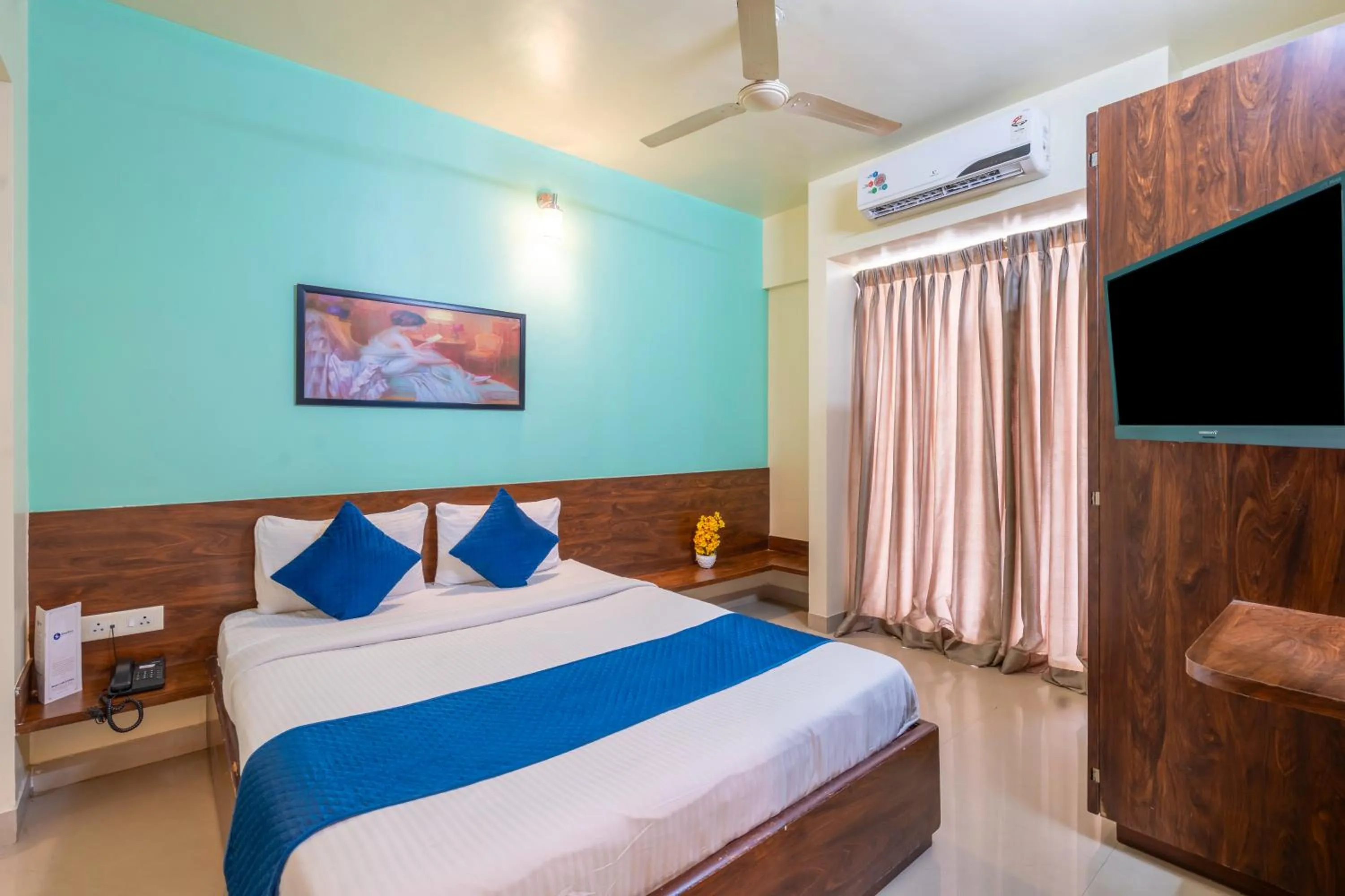 Bed in StayBird - Icon Bliss, An Apartment Hotel, Kharadi