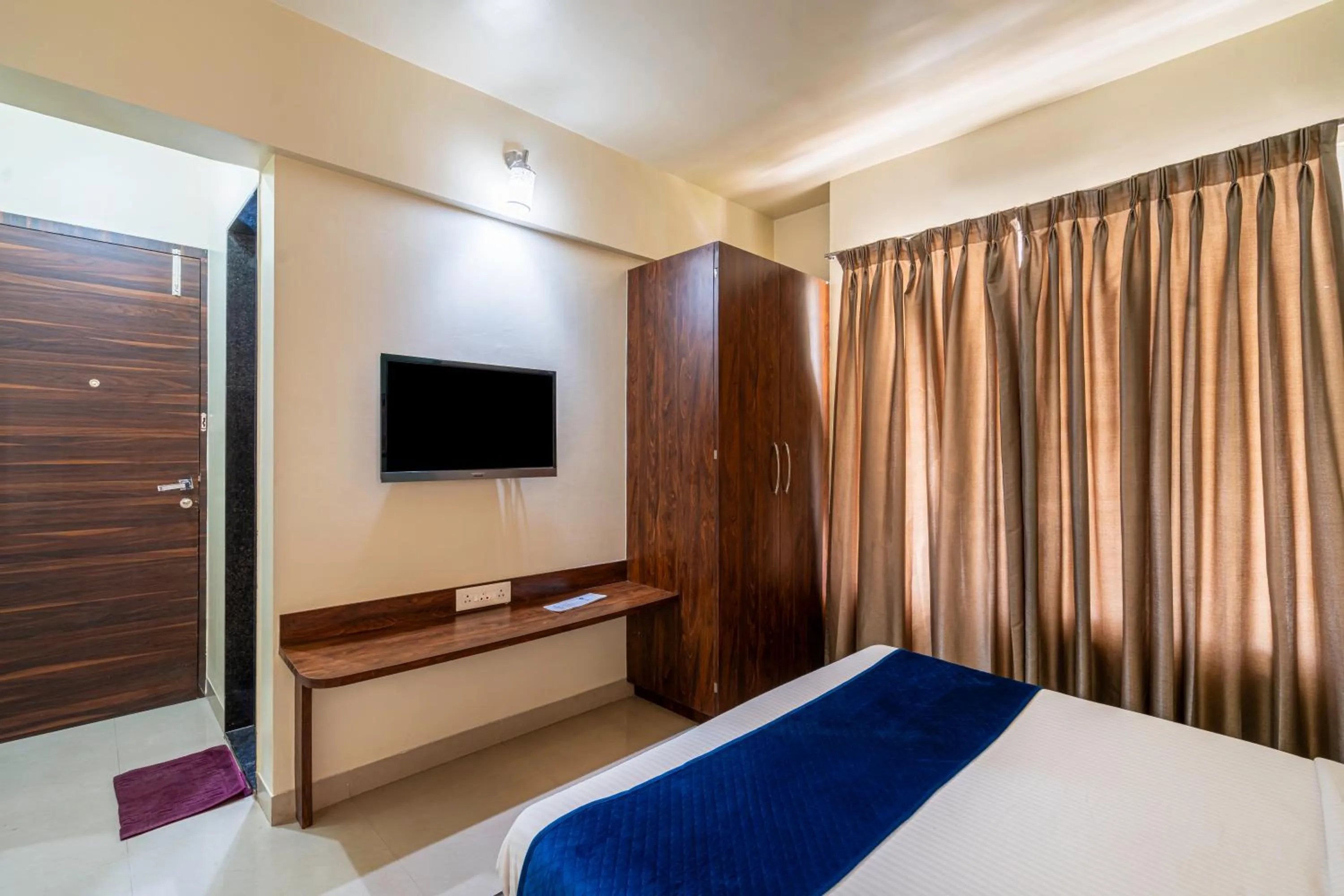 Bed in StayBird - Icon Bliss, An Apartment Hotel, Kharadi