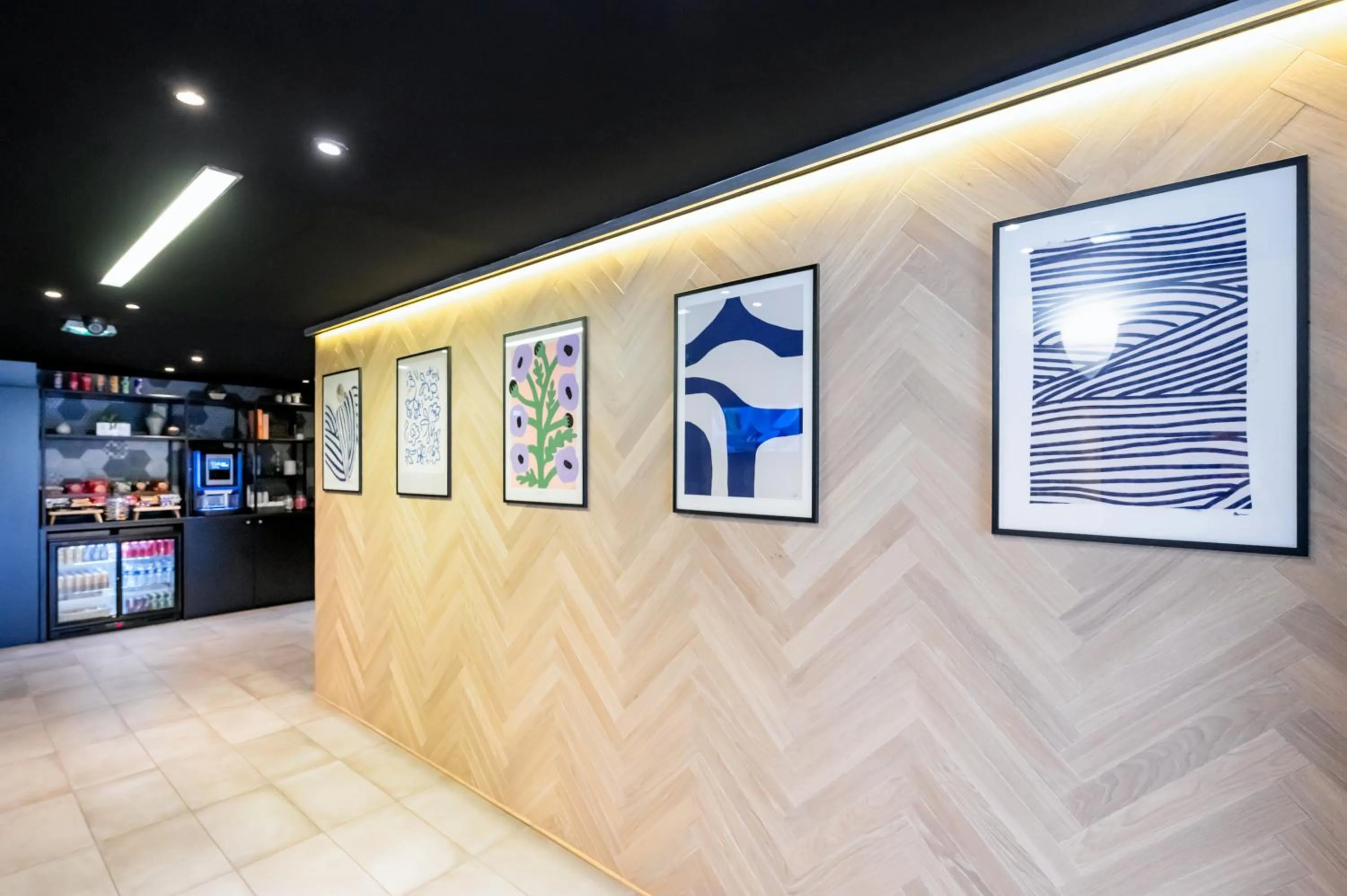 Lobby or reception in Staycity Aparthotels Paris Gare de l'Est