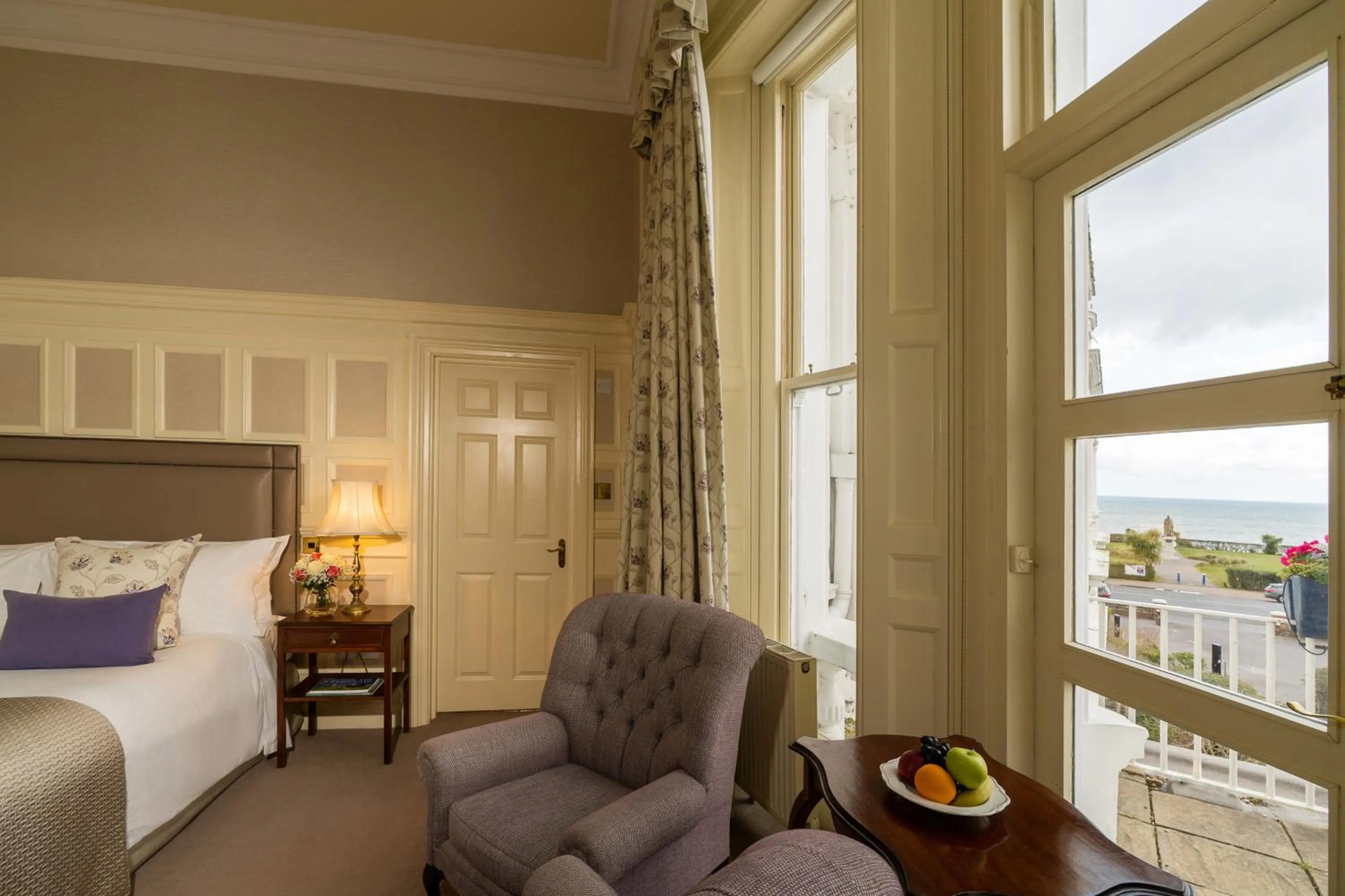 Bedroom, Bed in The Grand Hotel