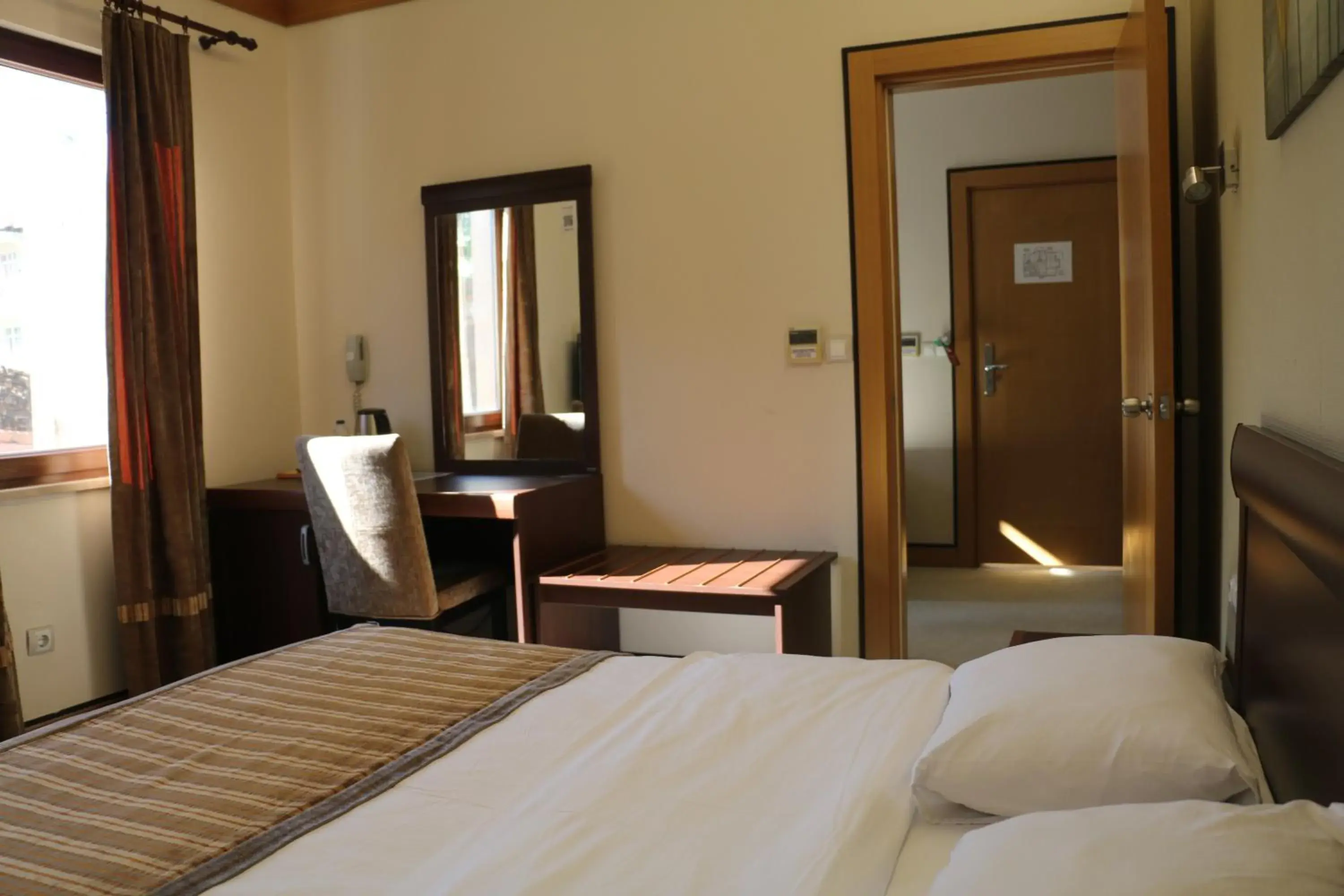 Deluxe Junior Suite - single occupancy in Hotel Lazlakar Deluxe Junior Suite - single occupancy in Hotel Lazlakar