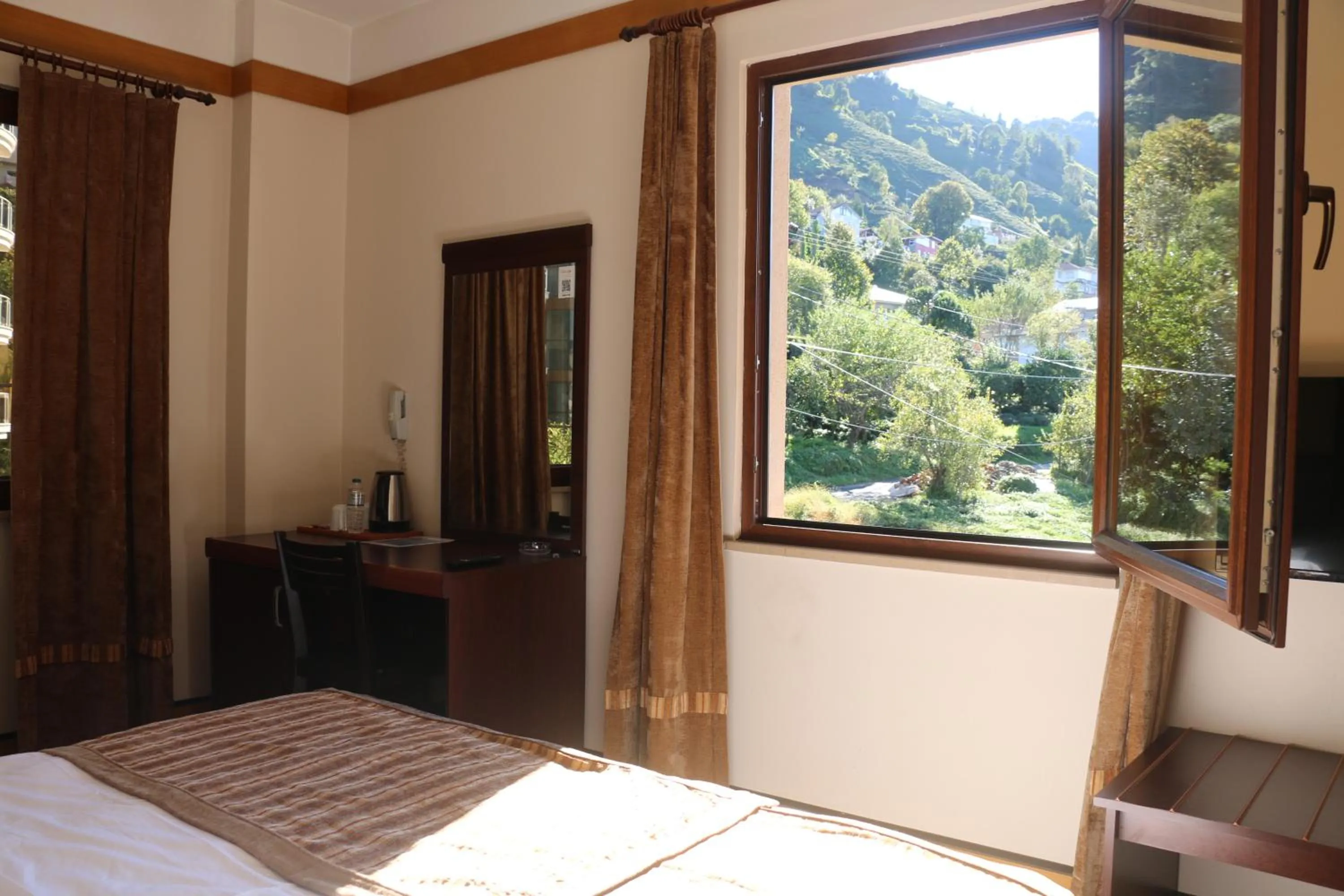 Natural landscape, Bed in Hotel Lazlakar