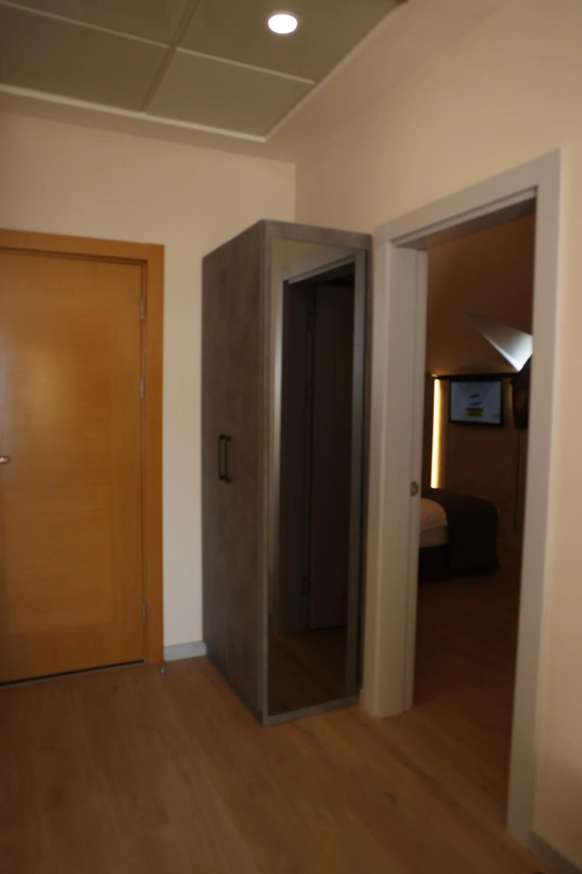 wardrobe in Hotel Lazlakar