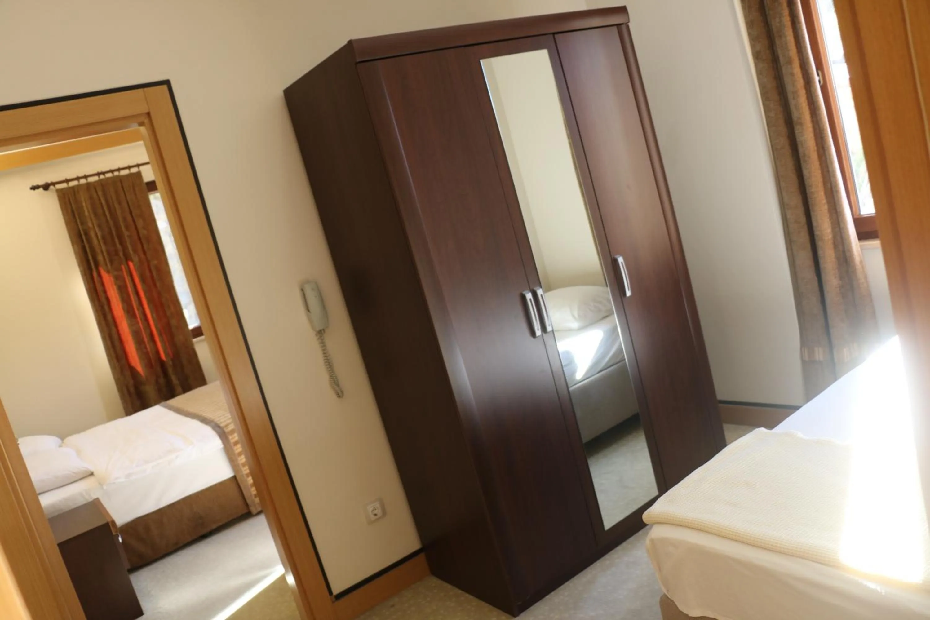 Bedroom, Bed in Hotel Lazlakar