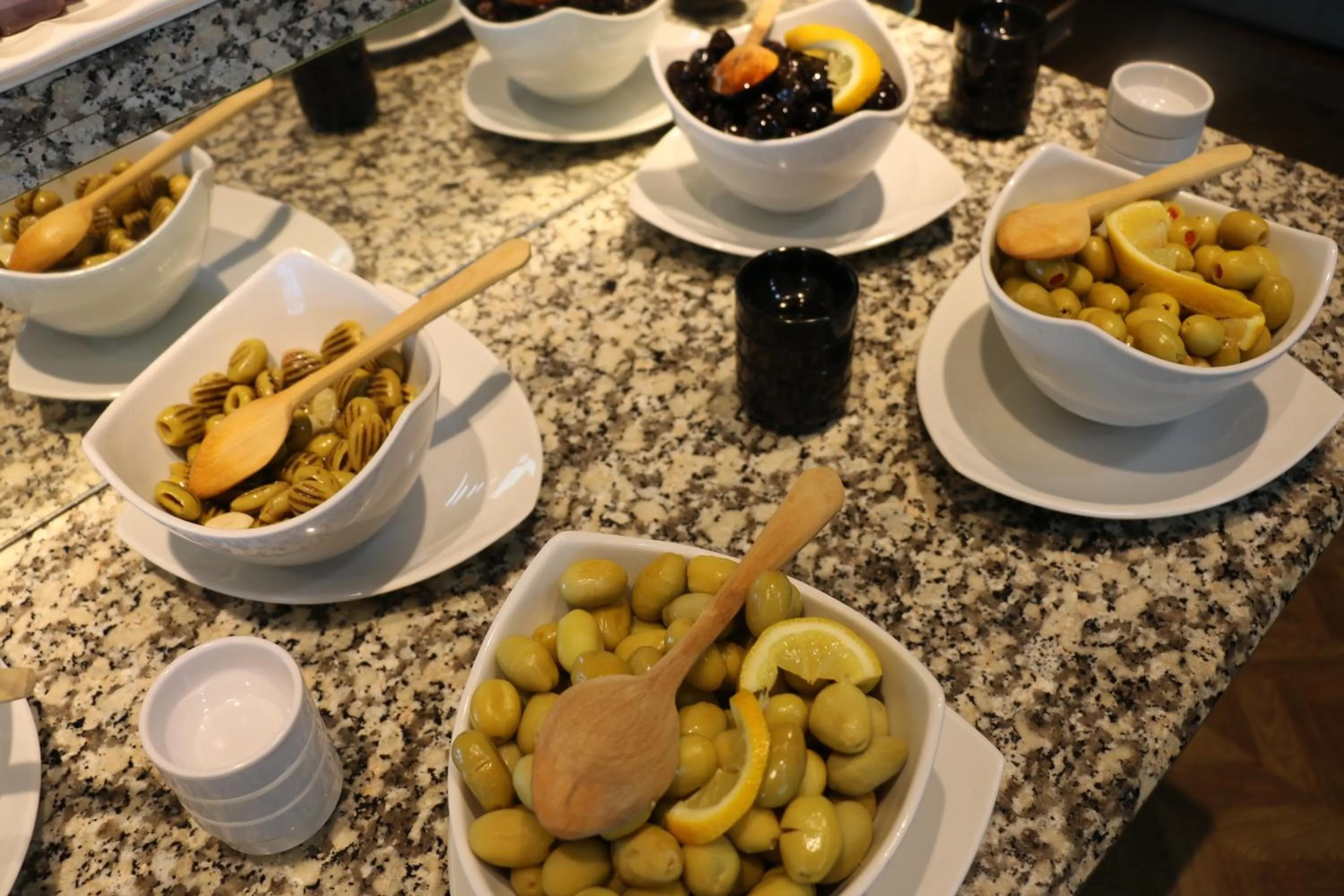 Restaurant/places to eat in Hotel Lazlakar