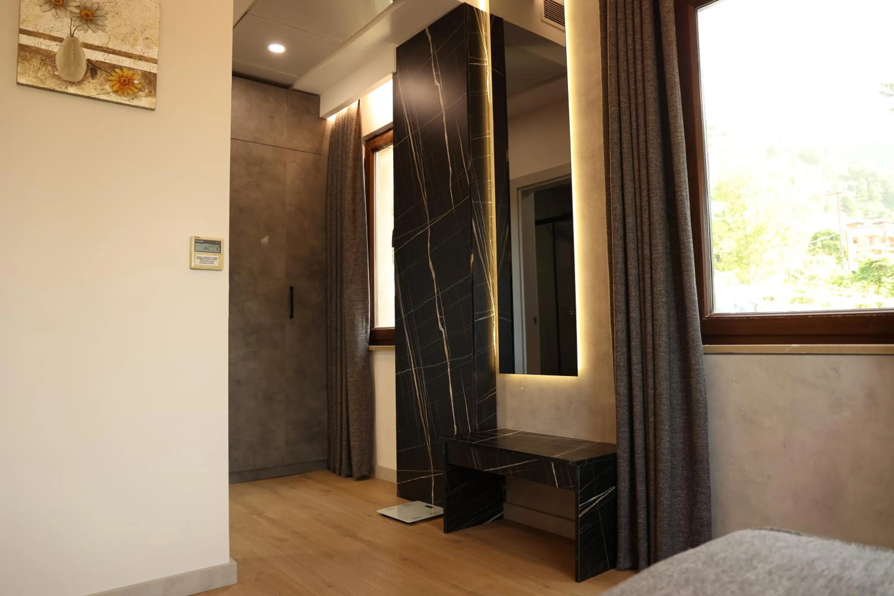 wardrobe in Hotel Lazlakar