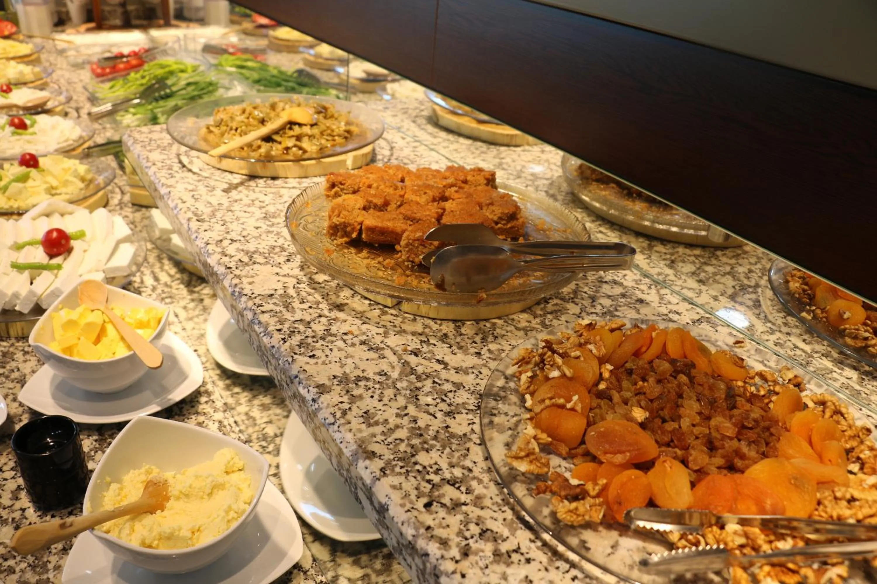 Restaurant/places to eat in Hotel Lazlakar