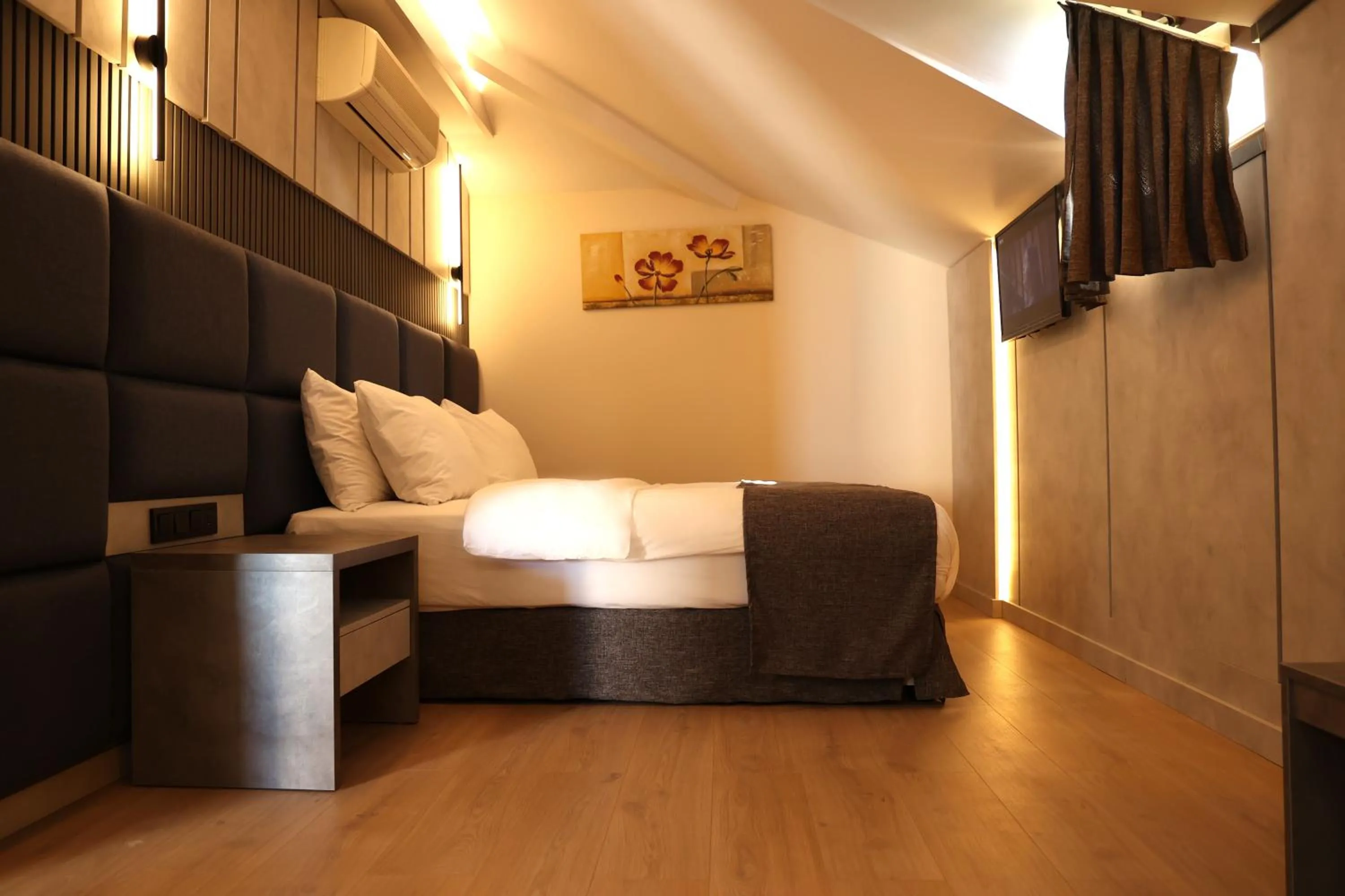 Bedroom, Bed in Hotel Lazlakar