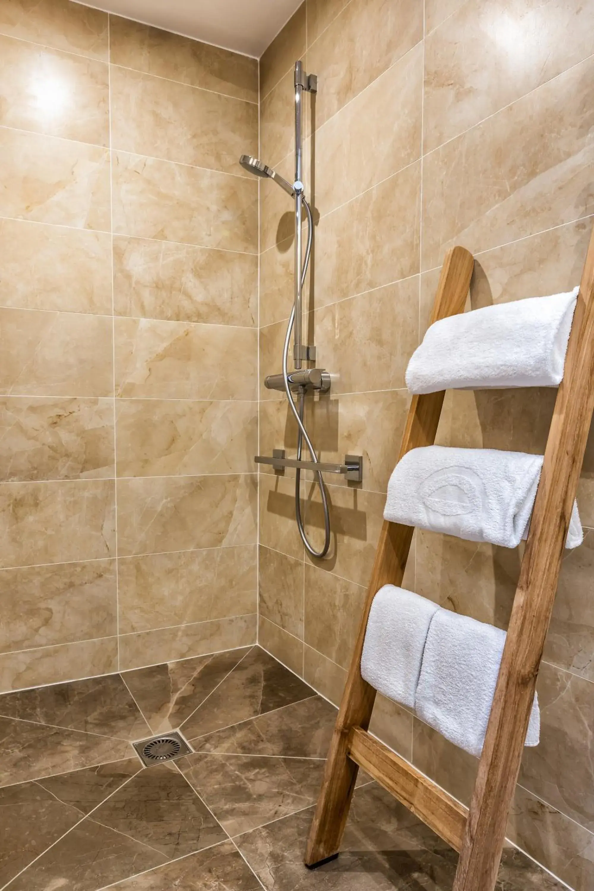 Bathroom in Villa Panthéon Bathroom in Villa Panthéon