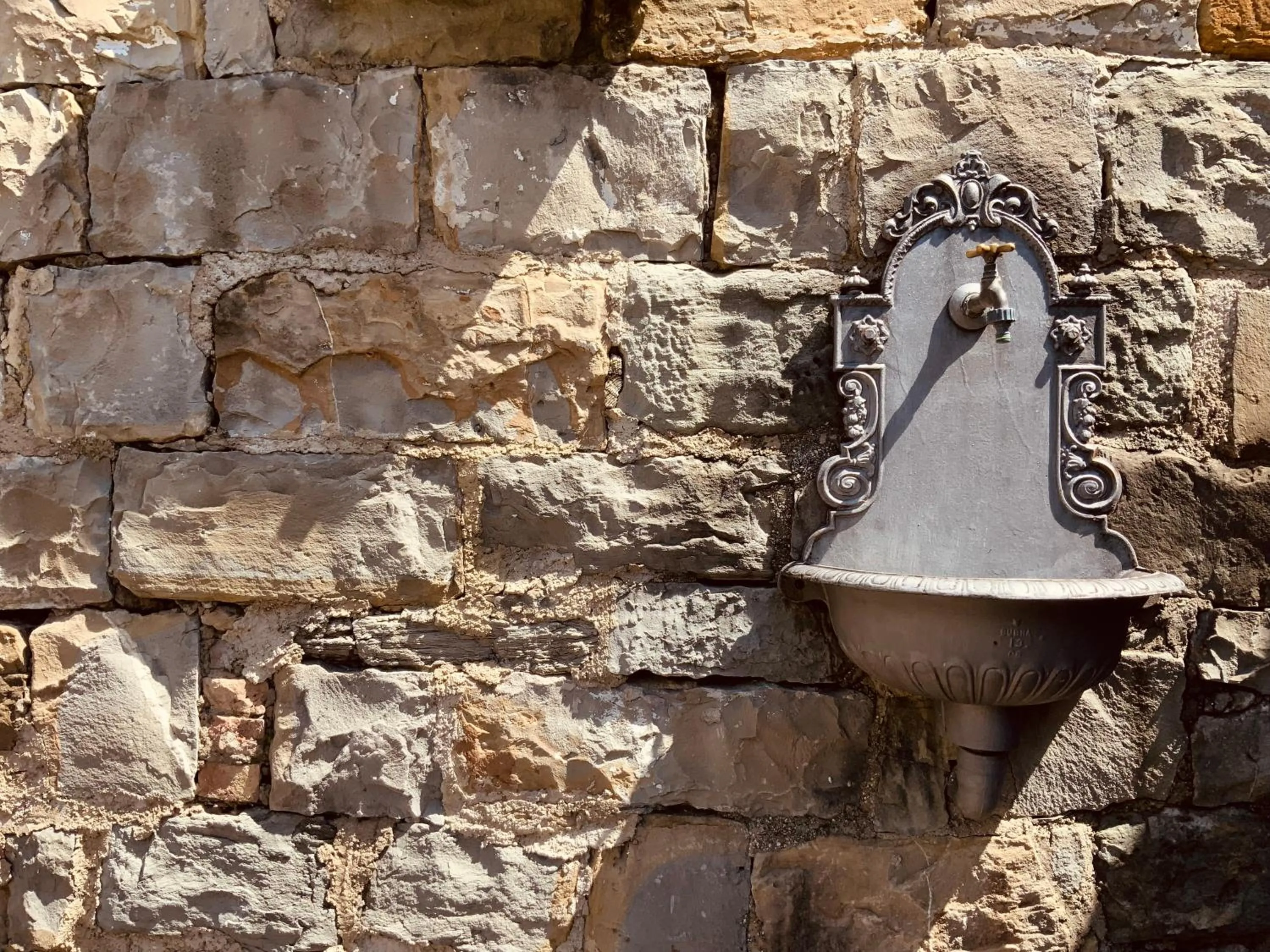 Decorative detail in Le Residenze dei Serravallo
