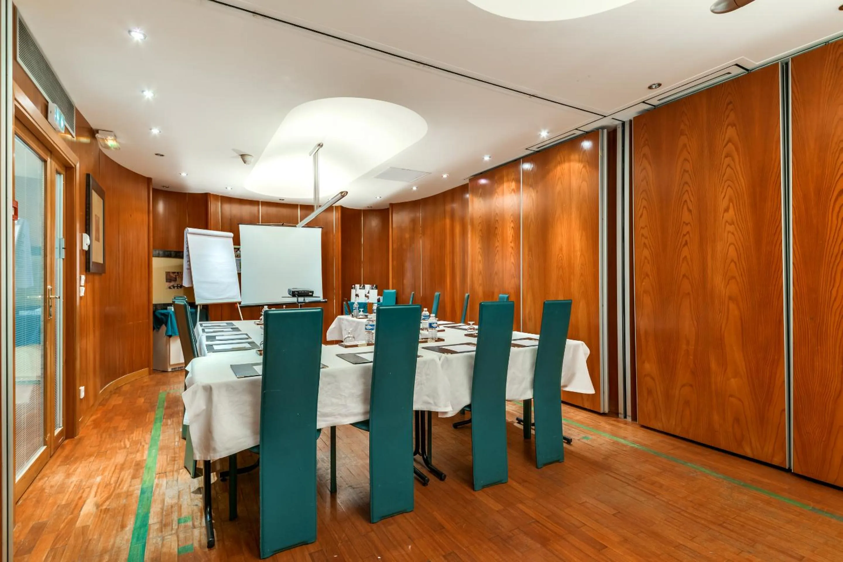 Meeting/conference room in Villa Luxembourg
