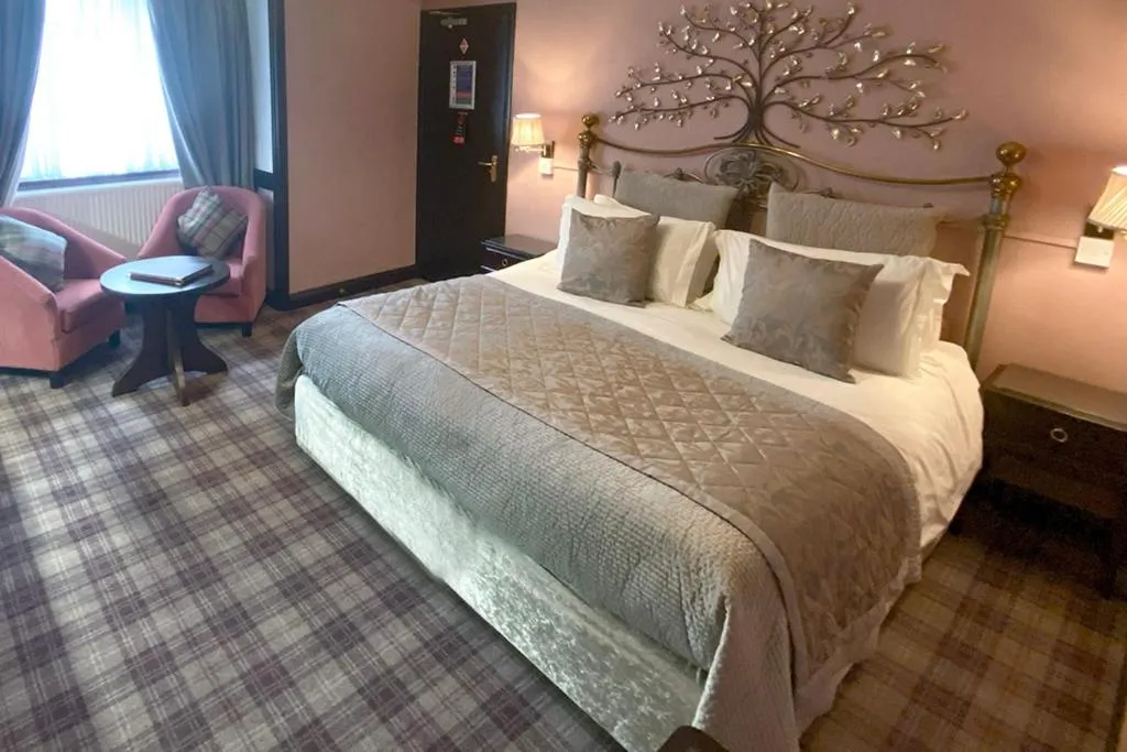 Room 20 - Coach House - Ground Floor - Standard Twin/Double in Stow Lodge Hotel