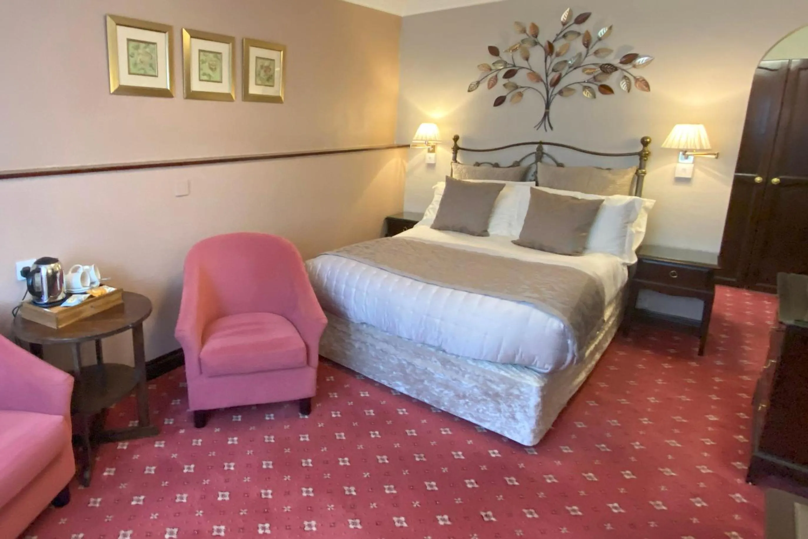 Room 22 - single occupancy - Coach House - Ground floor - Standard Single with Shower in Stow Lodge Hotel