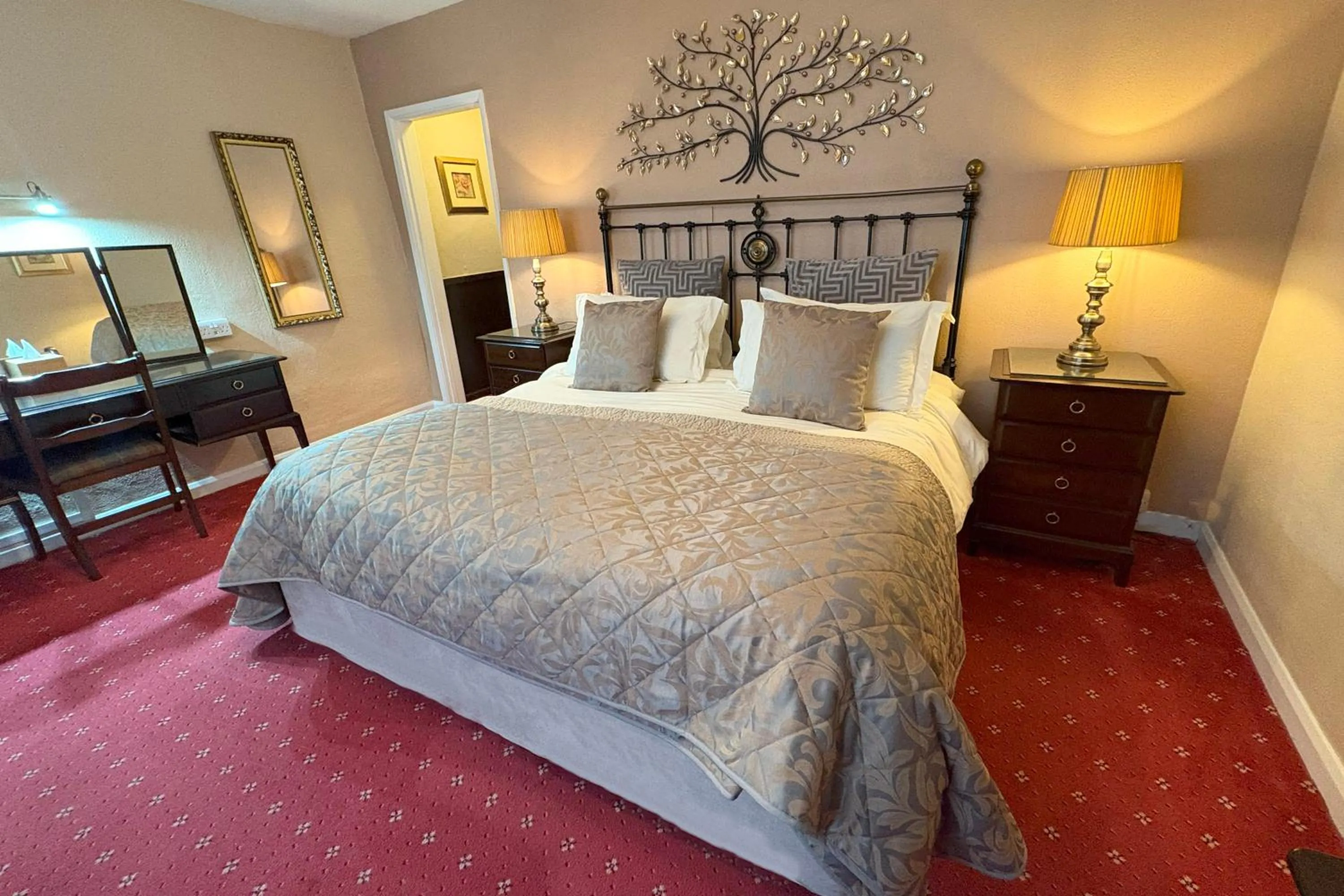Room 29 - Coach House - Ground Floor - Standard Double with Road View in Stow Lodge Hotel