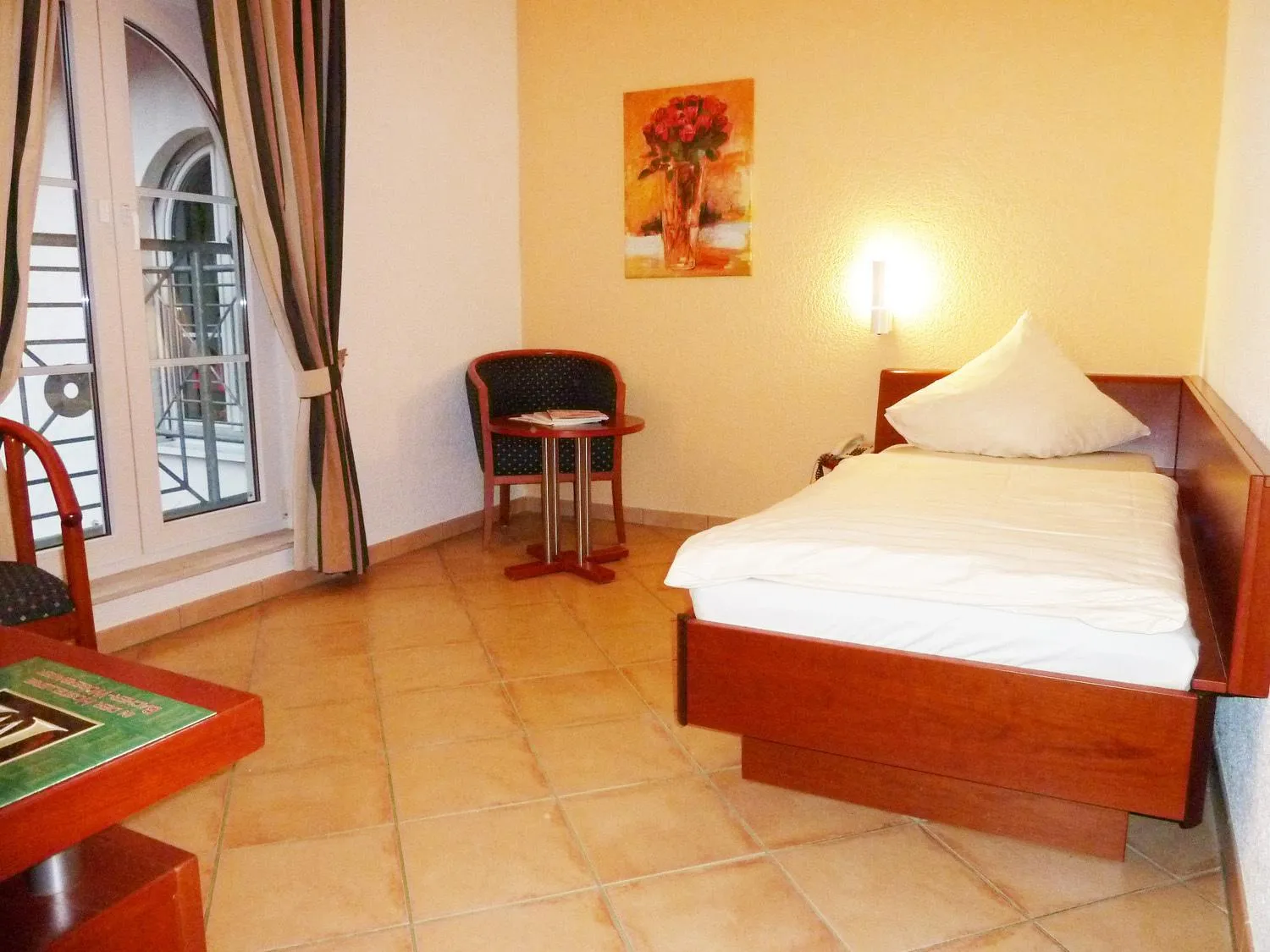 Bed in Hostellerie Bacher