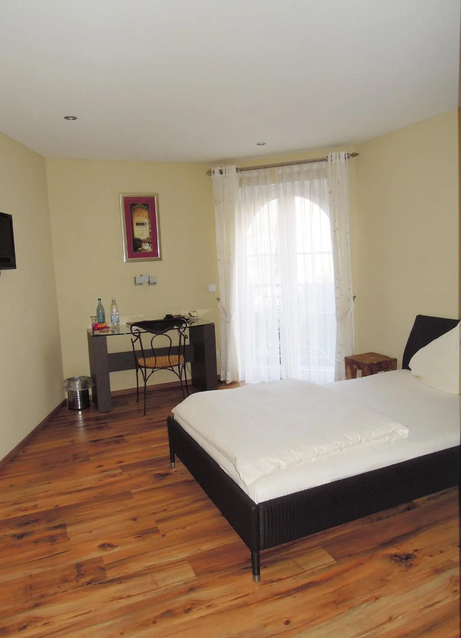 Bed in Hostellerie Bacher