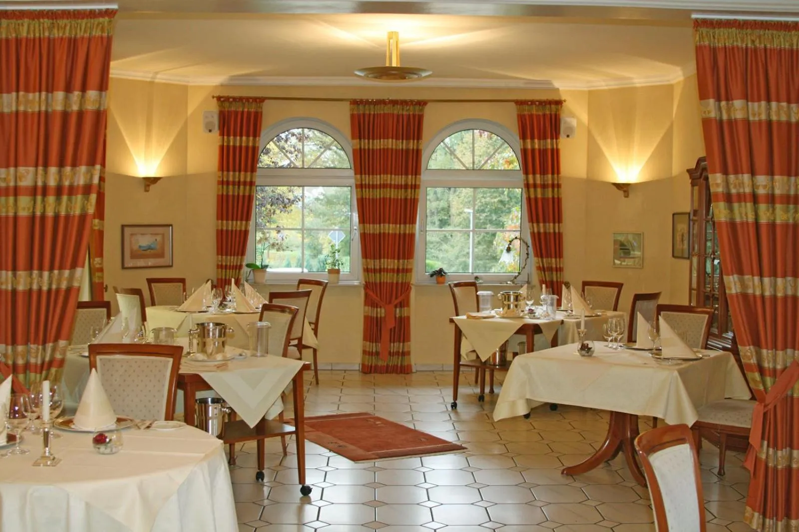 Restaurant/places to eat in Hostellerie Bacher