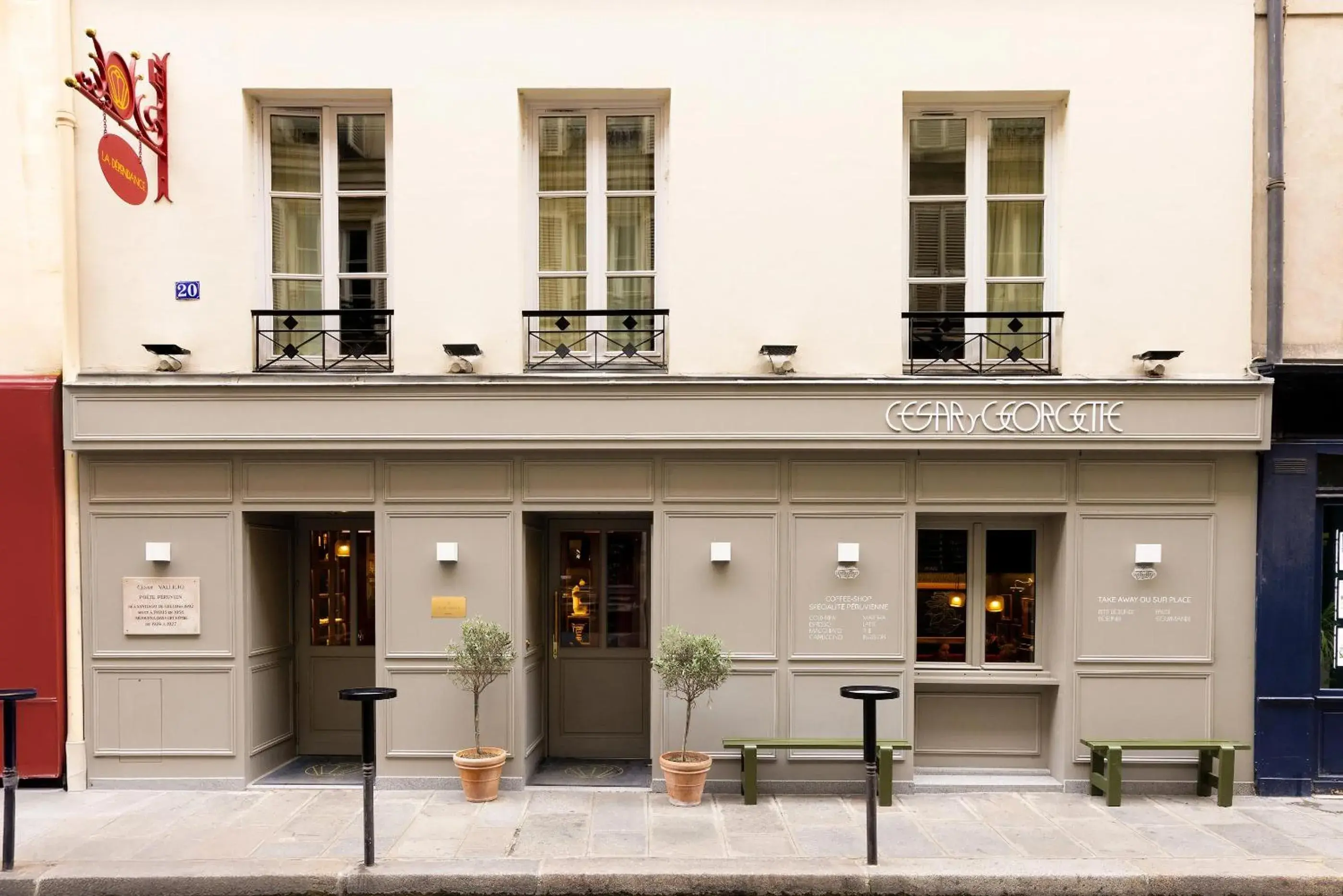 Property building in La Dépendance Property building in La Dépendance