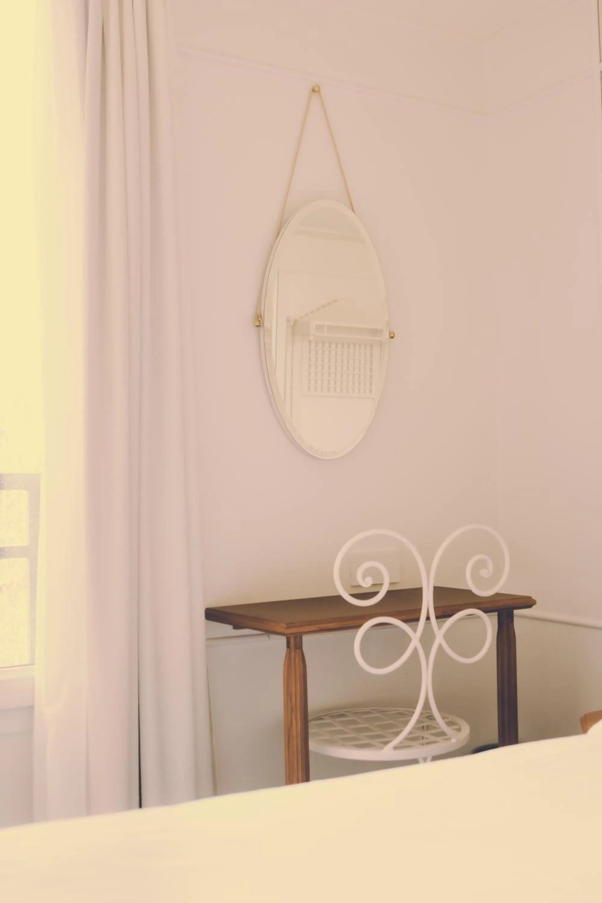 Bed in Hôtel Gaston