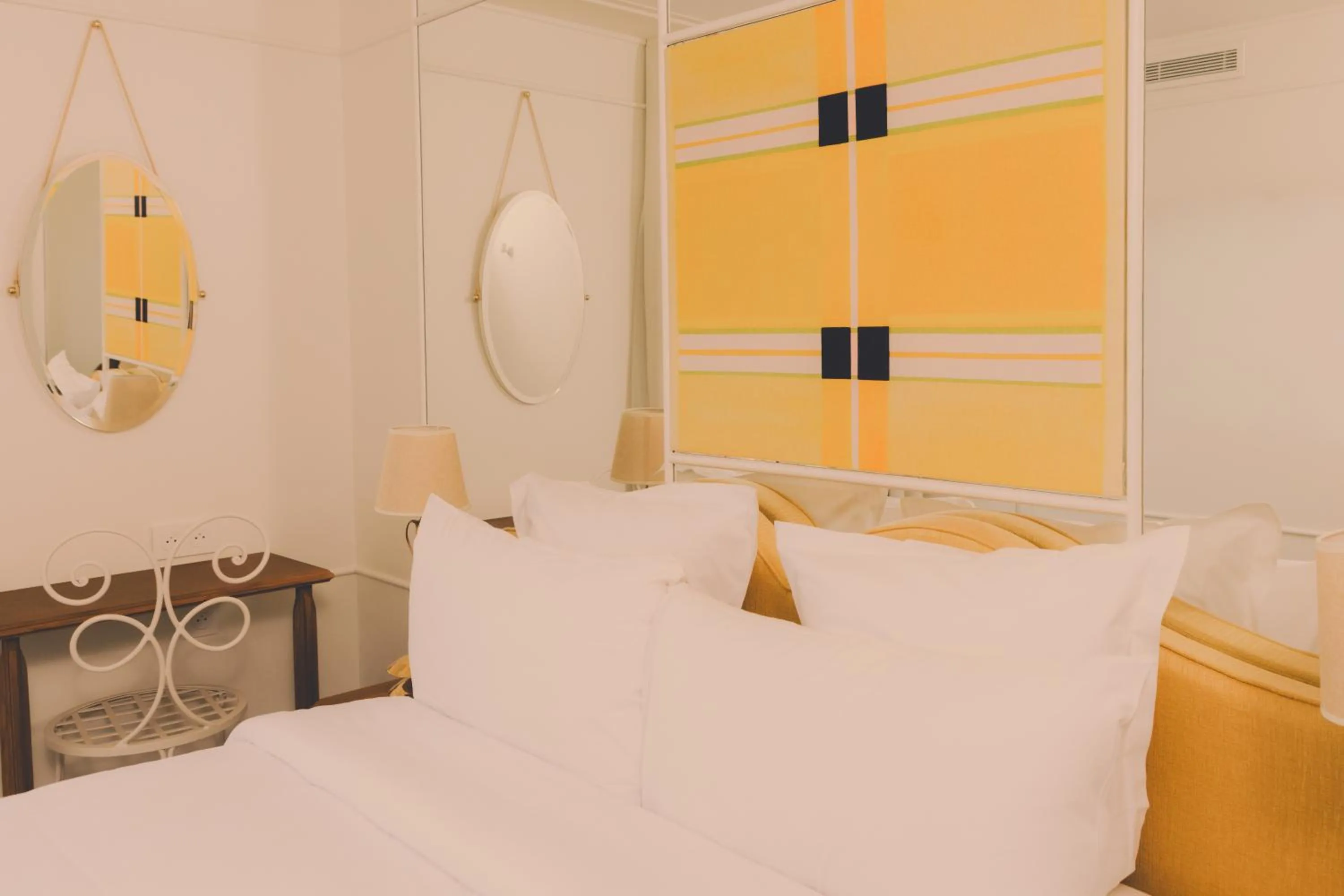 Bed in Hôtel Gaston