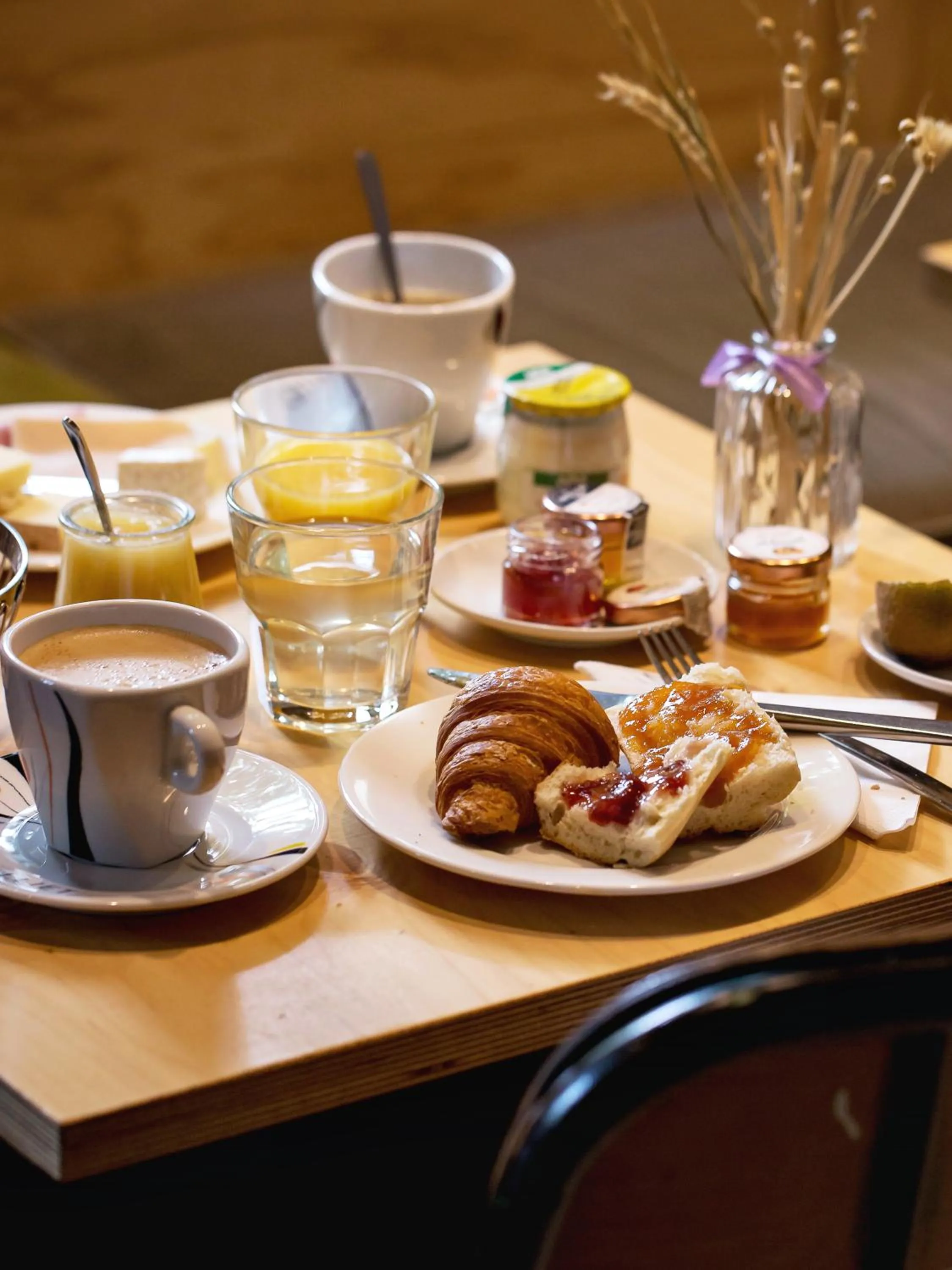Continental breakfast in Hôtel Gaston