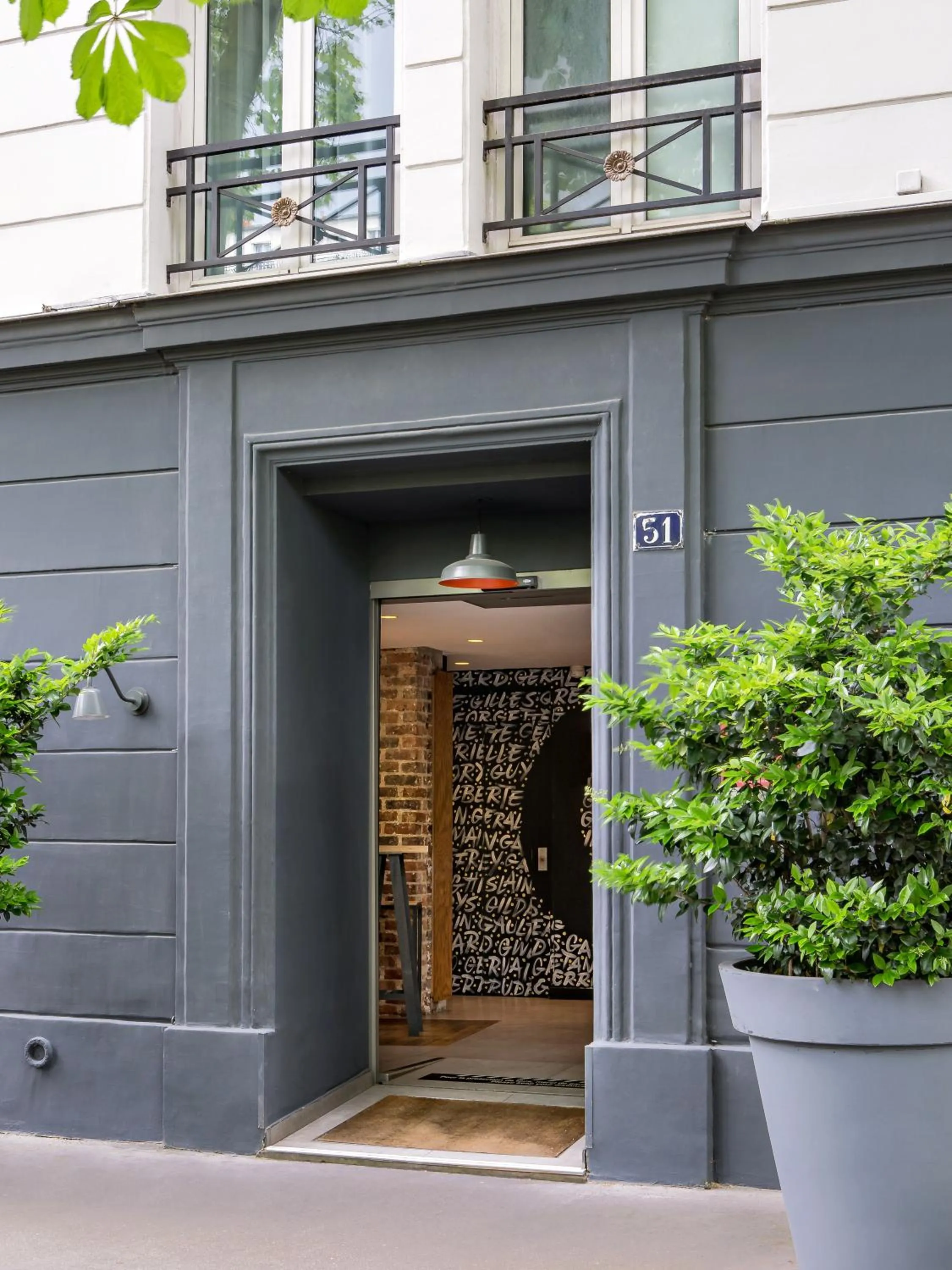 Facade/entrance in Hôtel Gaston