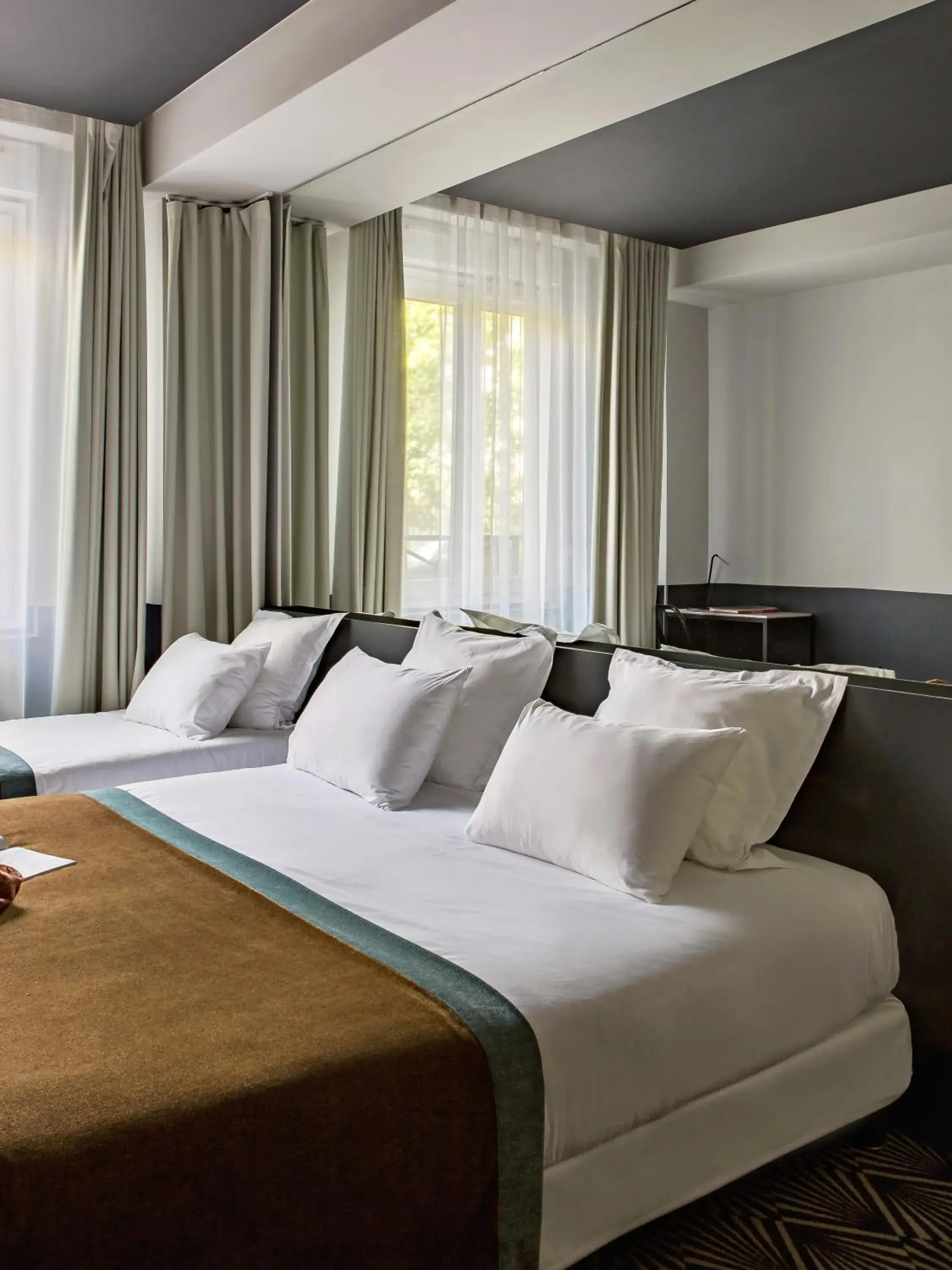 Triple Room in Hôtel Gaston Triple Room in Hôtel Gaston