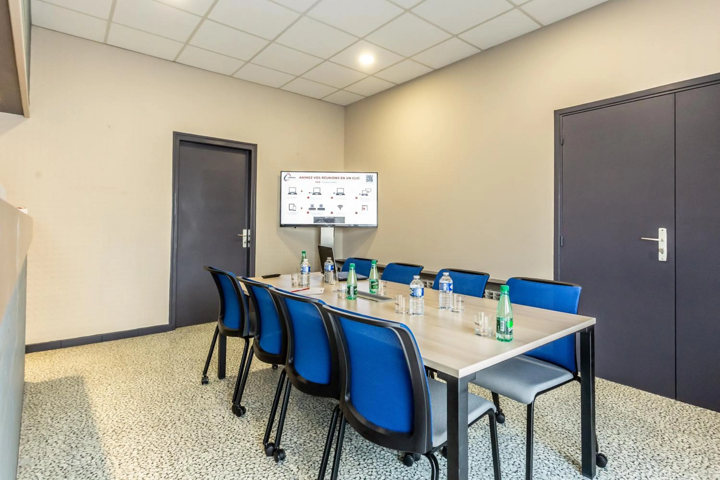 Meeting/conference room in Hôtel The Originals Access - proche centre-ville - Gare