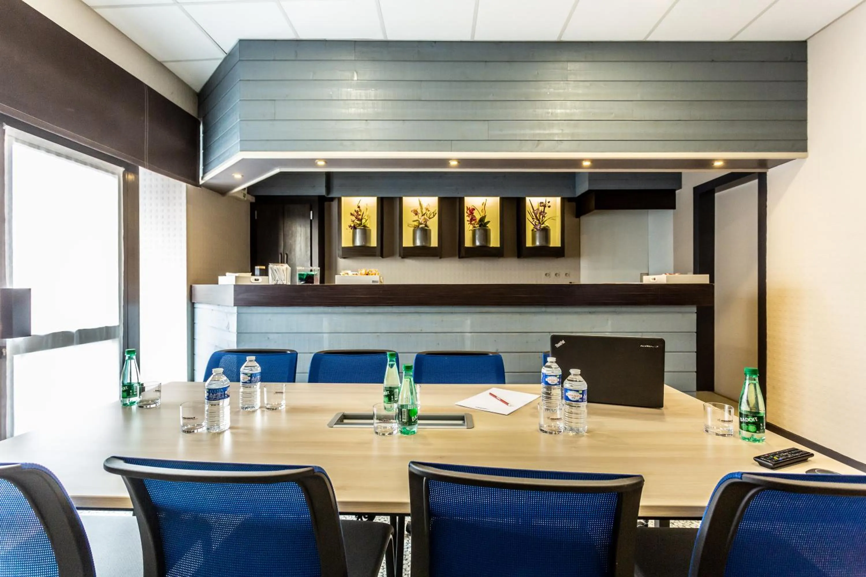 Meeting/conference room in Hôtel The Originals Access - proche centre-ville - Gare