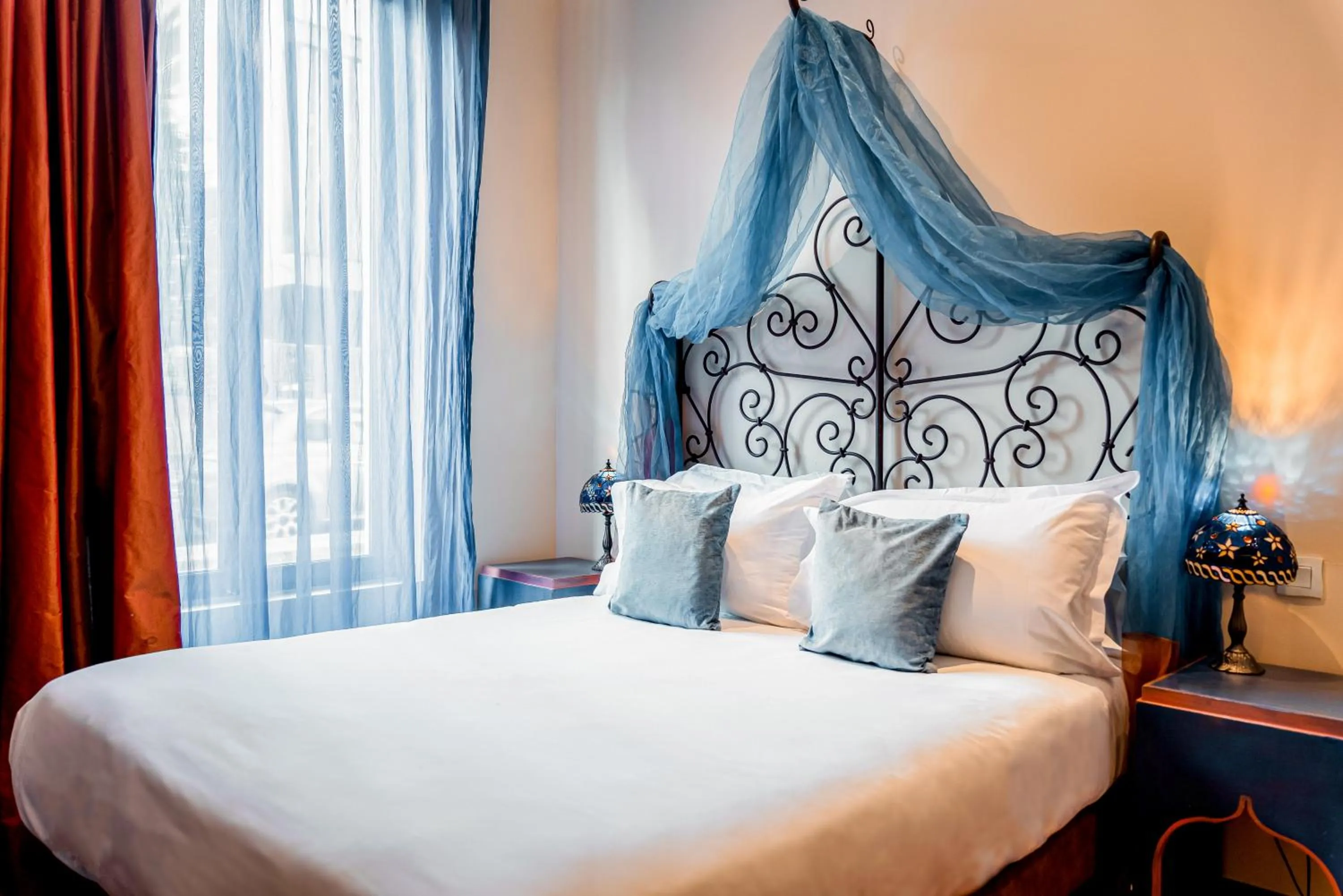 Bed in Villa Royale Montsouris