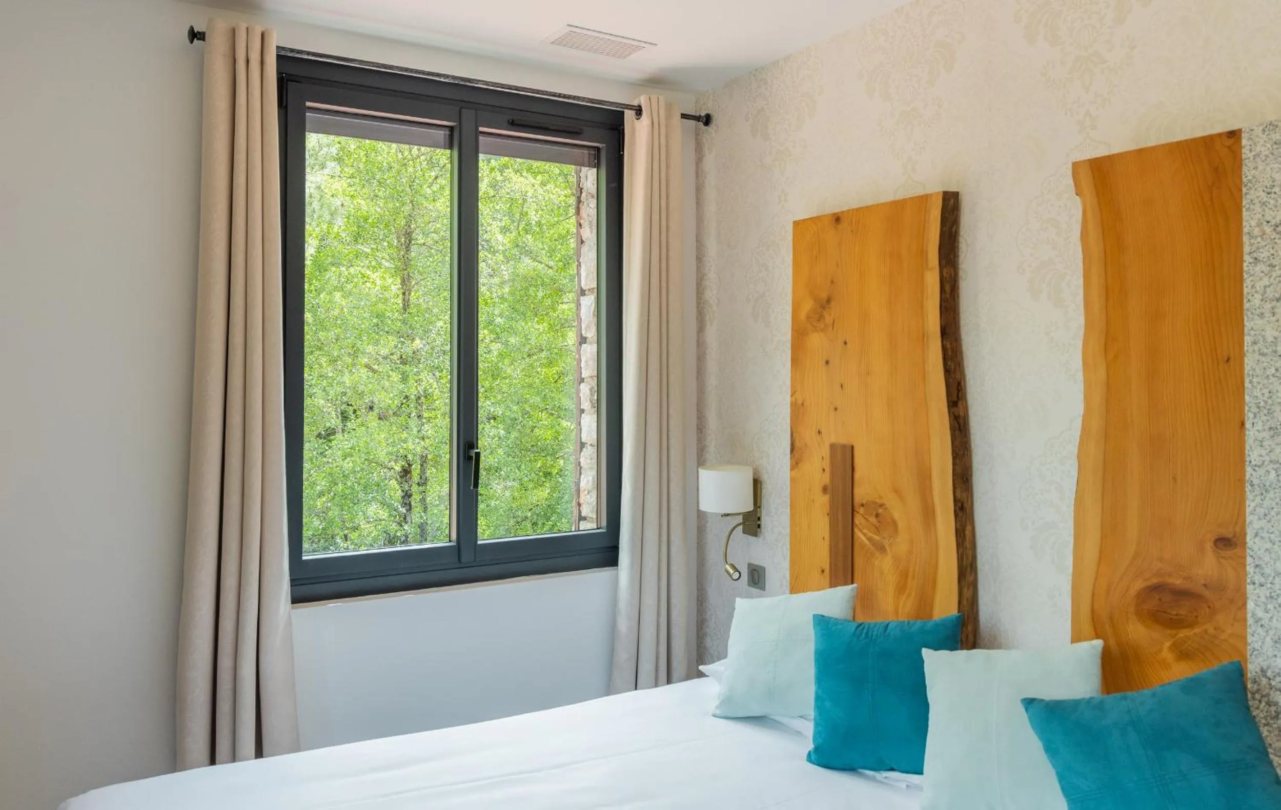 Bed in Hôtel de la Restonica