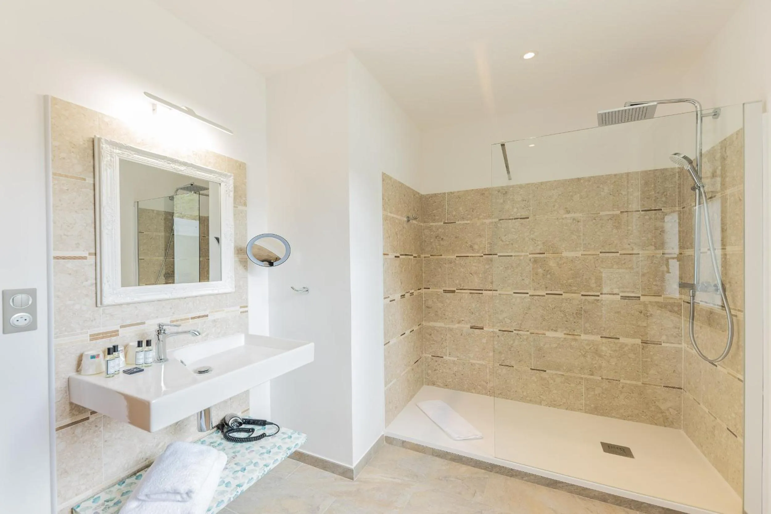 Bathroom in Hôtel de la Restonica
