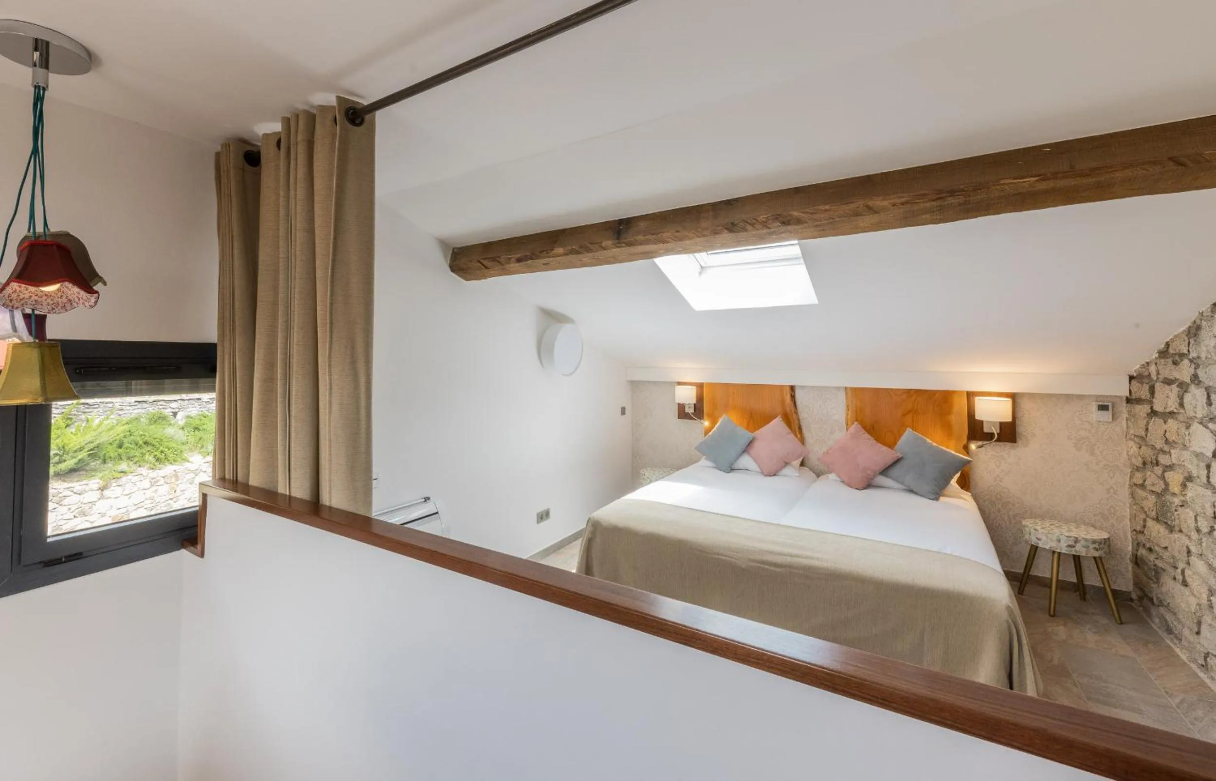 Bedroom, Bed in Hôtel de la Restonica