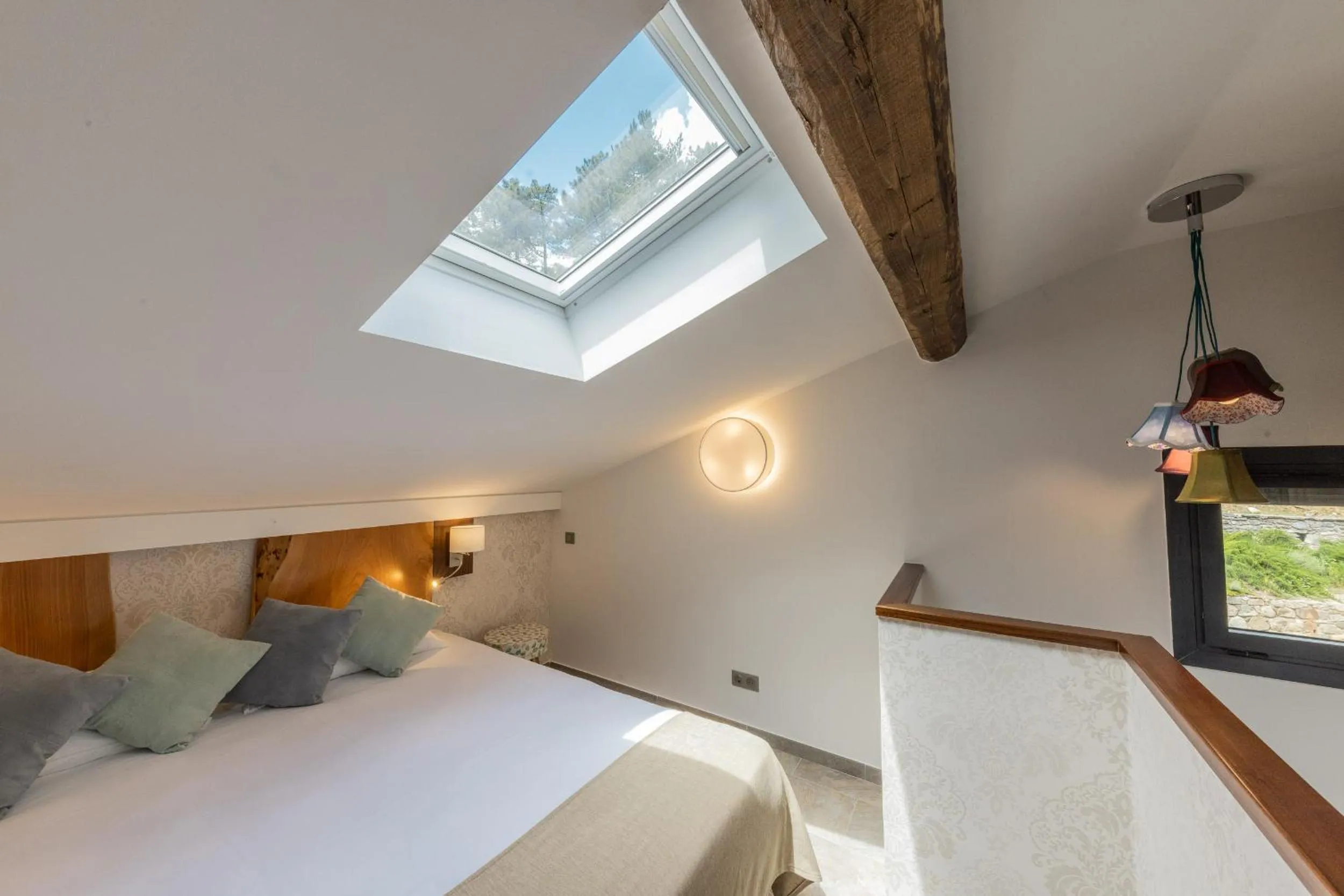 Bedroom, Bed in Hôtel de la Restonica