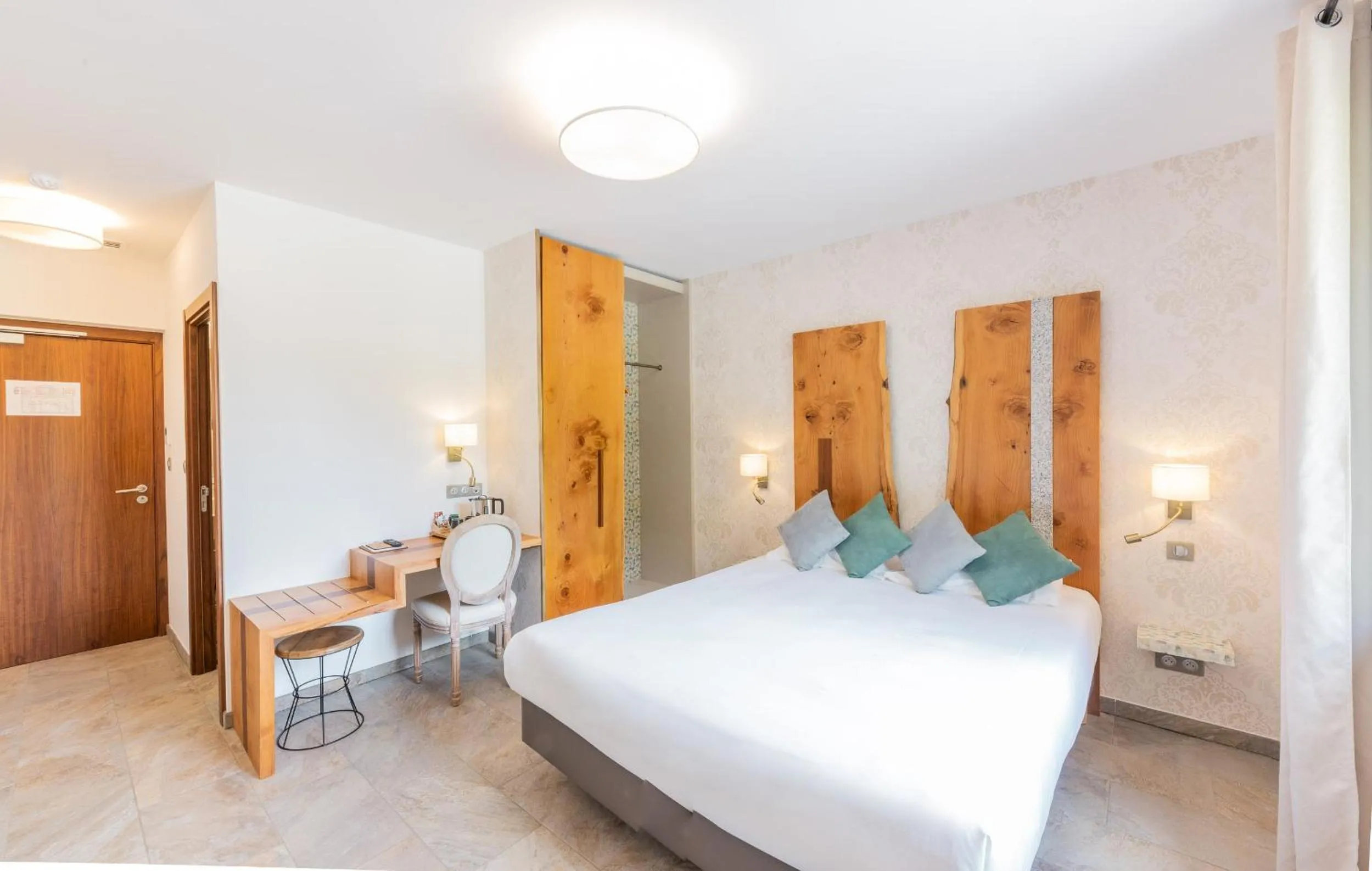 Bed in Hôtel de la Restonica