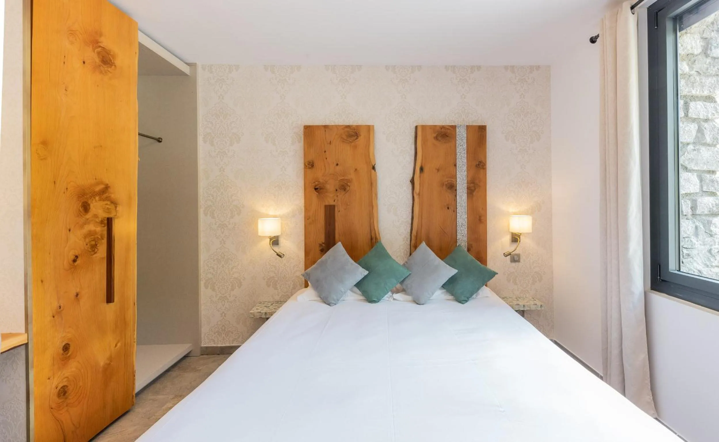 Bed in Hôtel de la Restonica