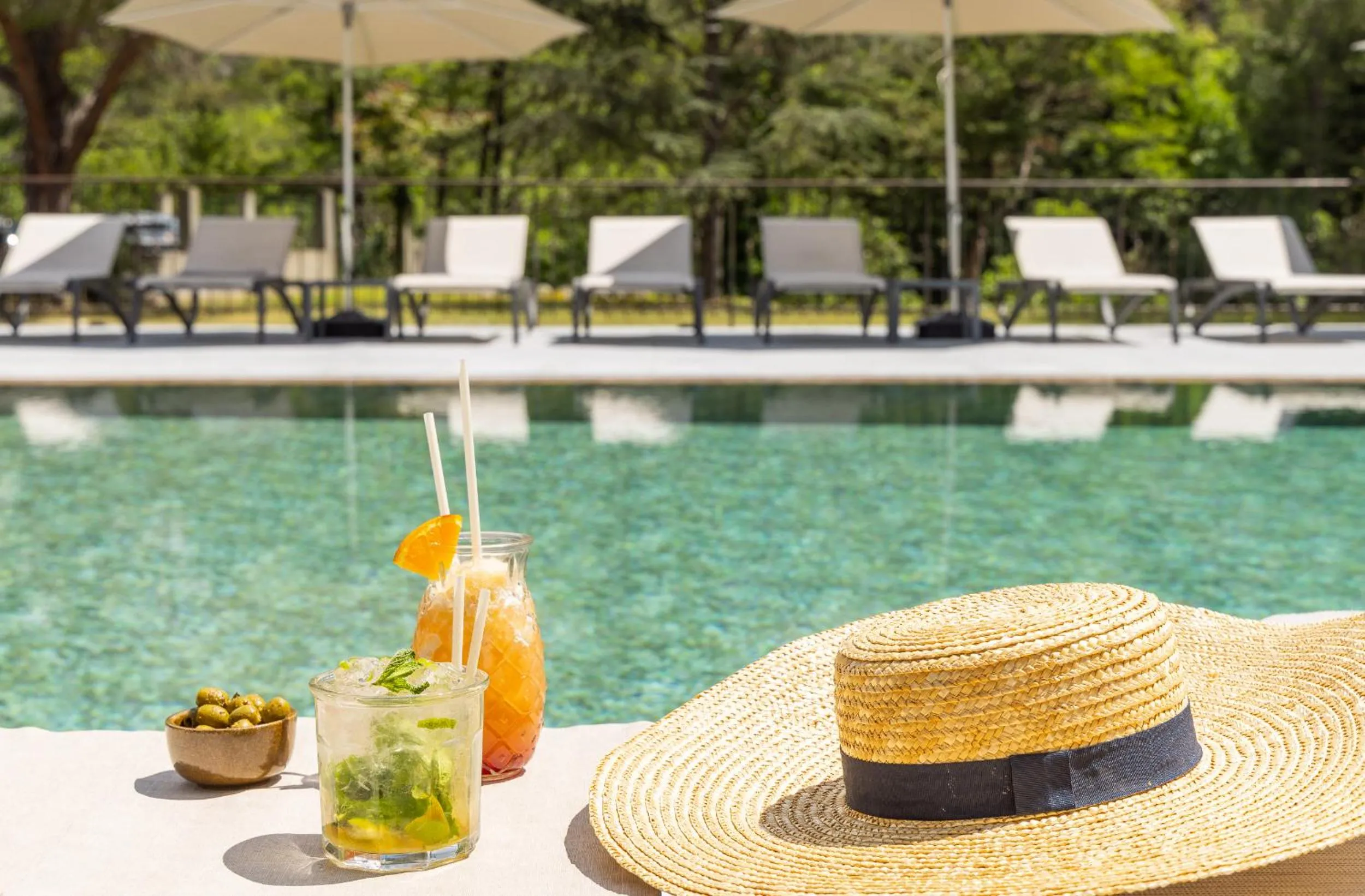 Swimming pool in Hôtel de la Restonica