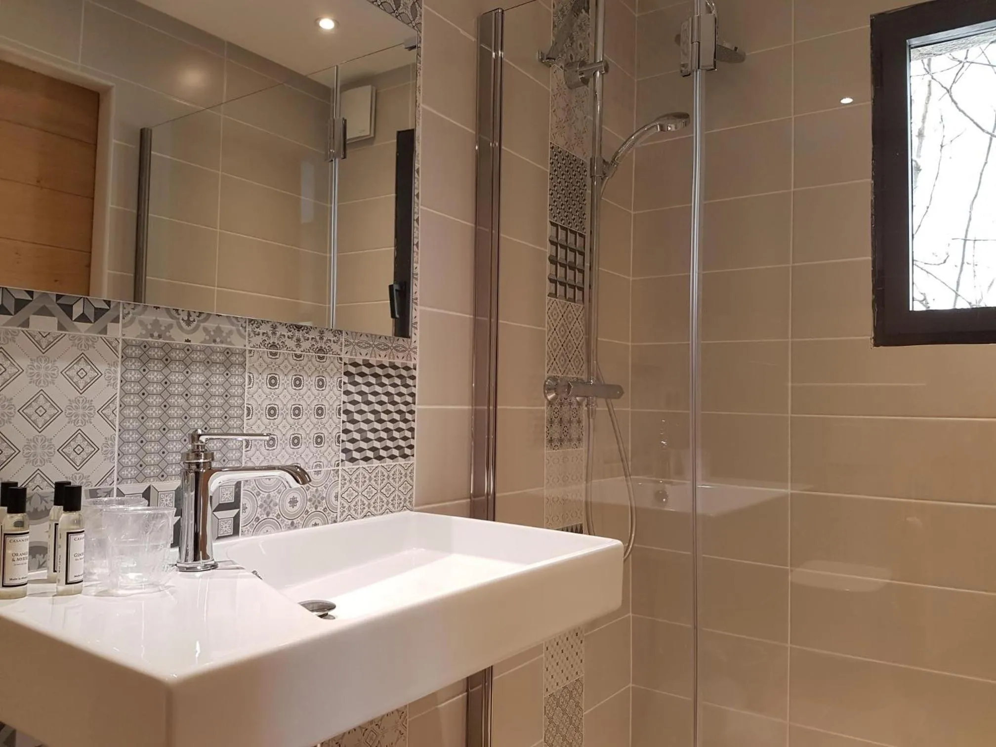 Bathroom in Hôtel de la Restonica