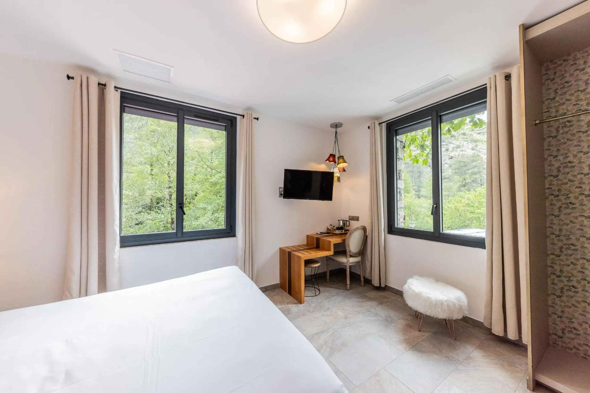 Bed in Hôtel de la Restonica